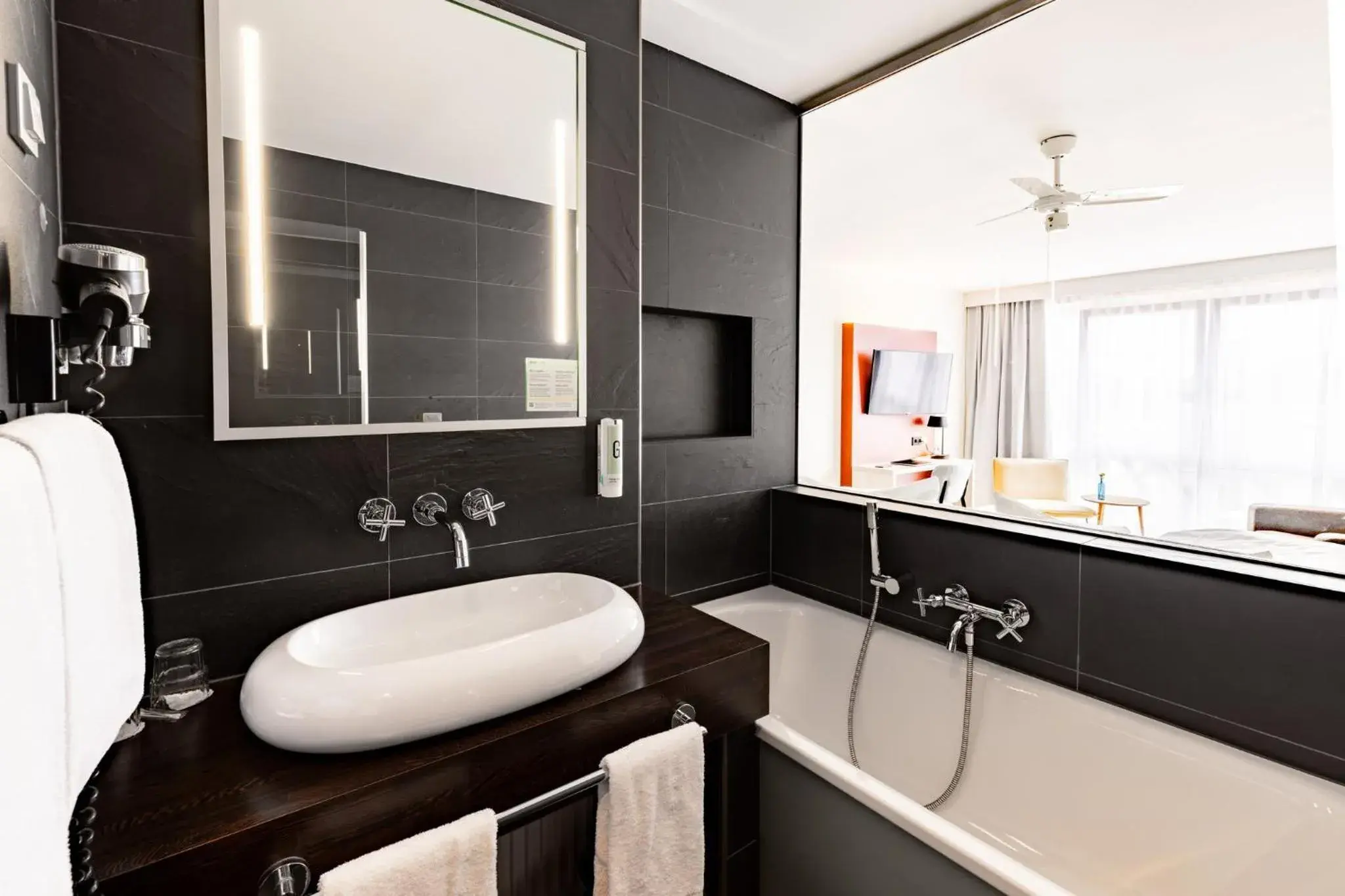 Premium Queen Room in Garner Hotel Oberhausen Premium Queen Room in Garner Hotel Oberhausen