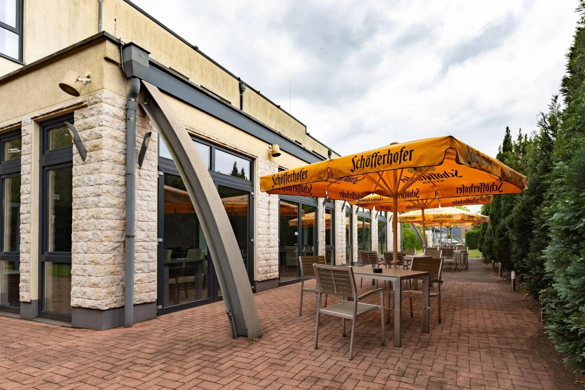 Restaurant/places to eat in Garner Hotel Oberhausen