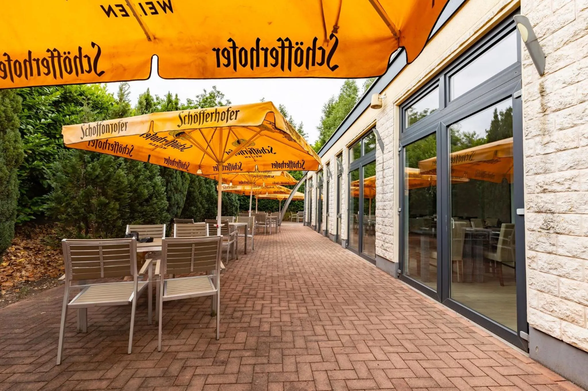 Restaurant/places to eat in Garner Hotel Oberhausen