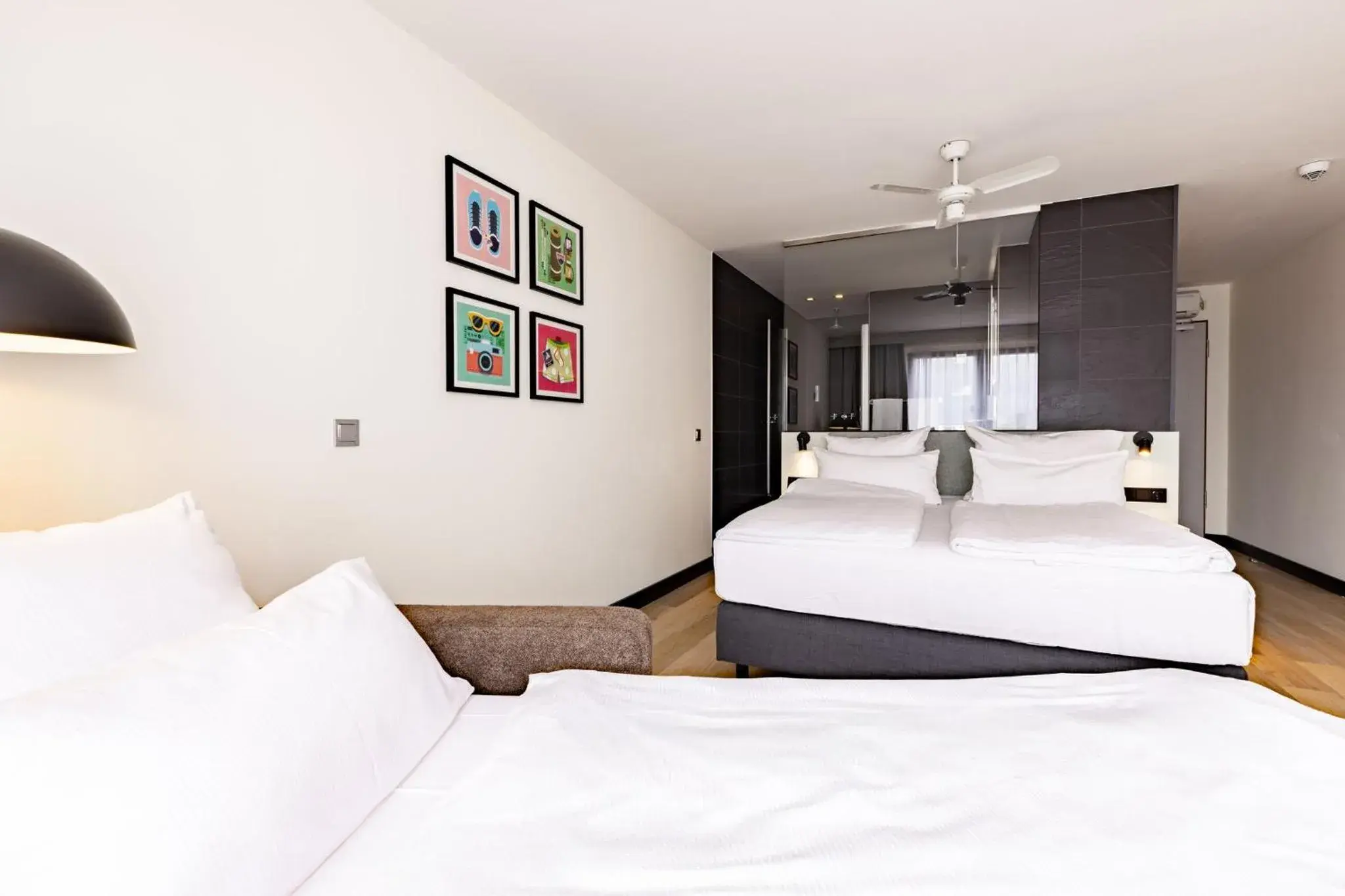 Photo of the whole room, Bed in Garner Hotel Oberhausen Photo of the whole room, Bed in Garner Hotel Oberhausen