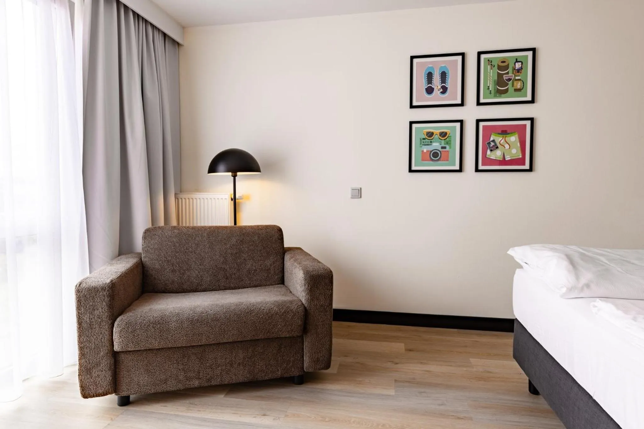 Photo of the whole room, Bed in Garner Hotel Oberhausen