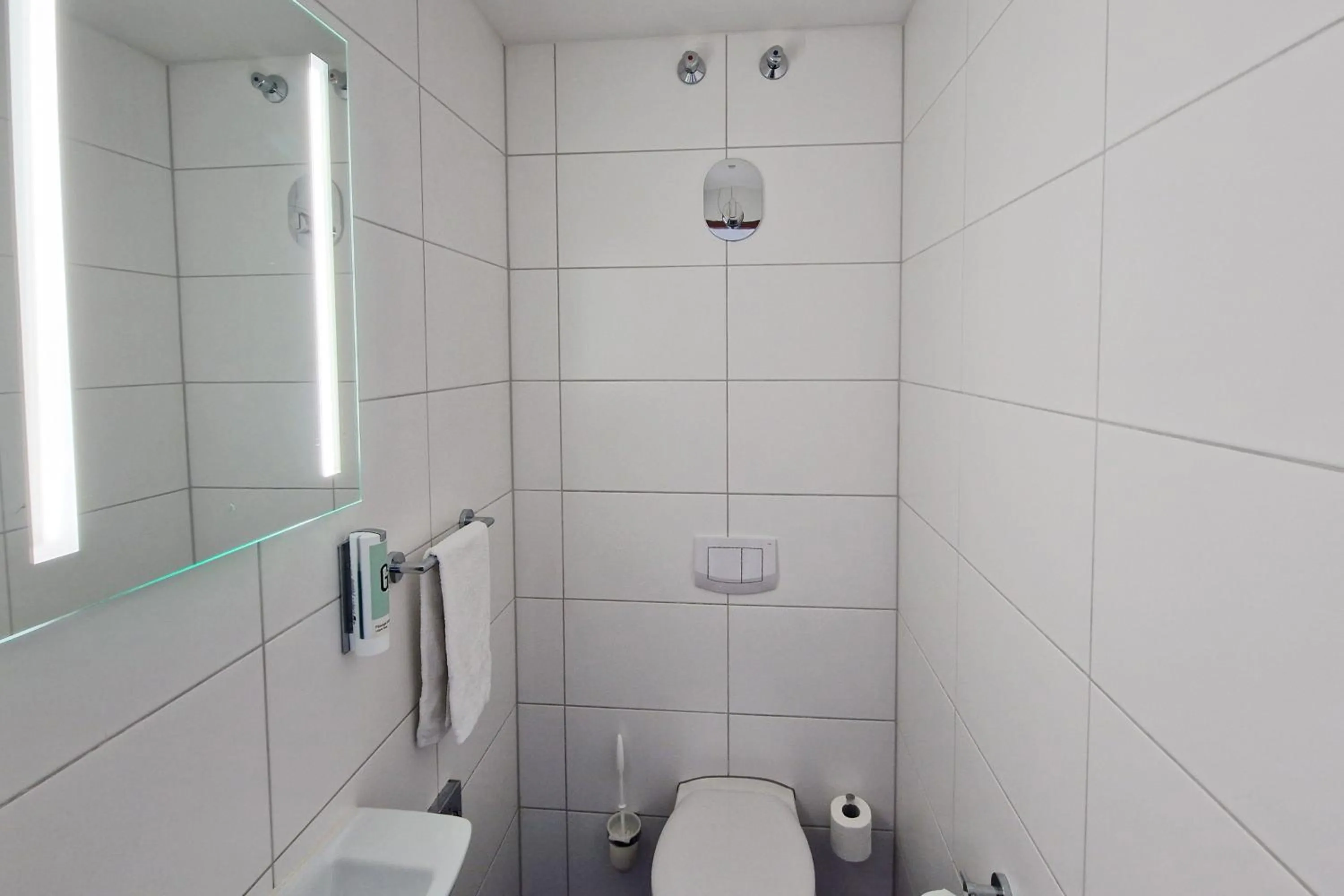 Bathroom in Garner Hotel Oberhausen