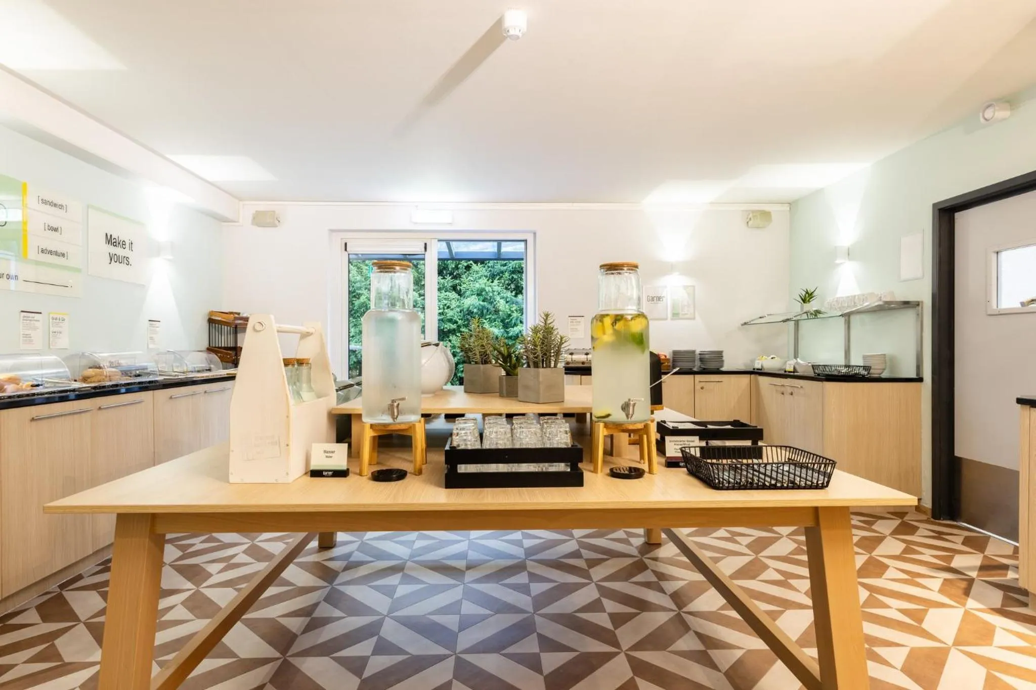 Restaurant/places to eat in Garner Hotel Oberhausen