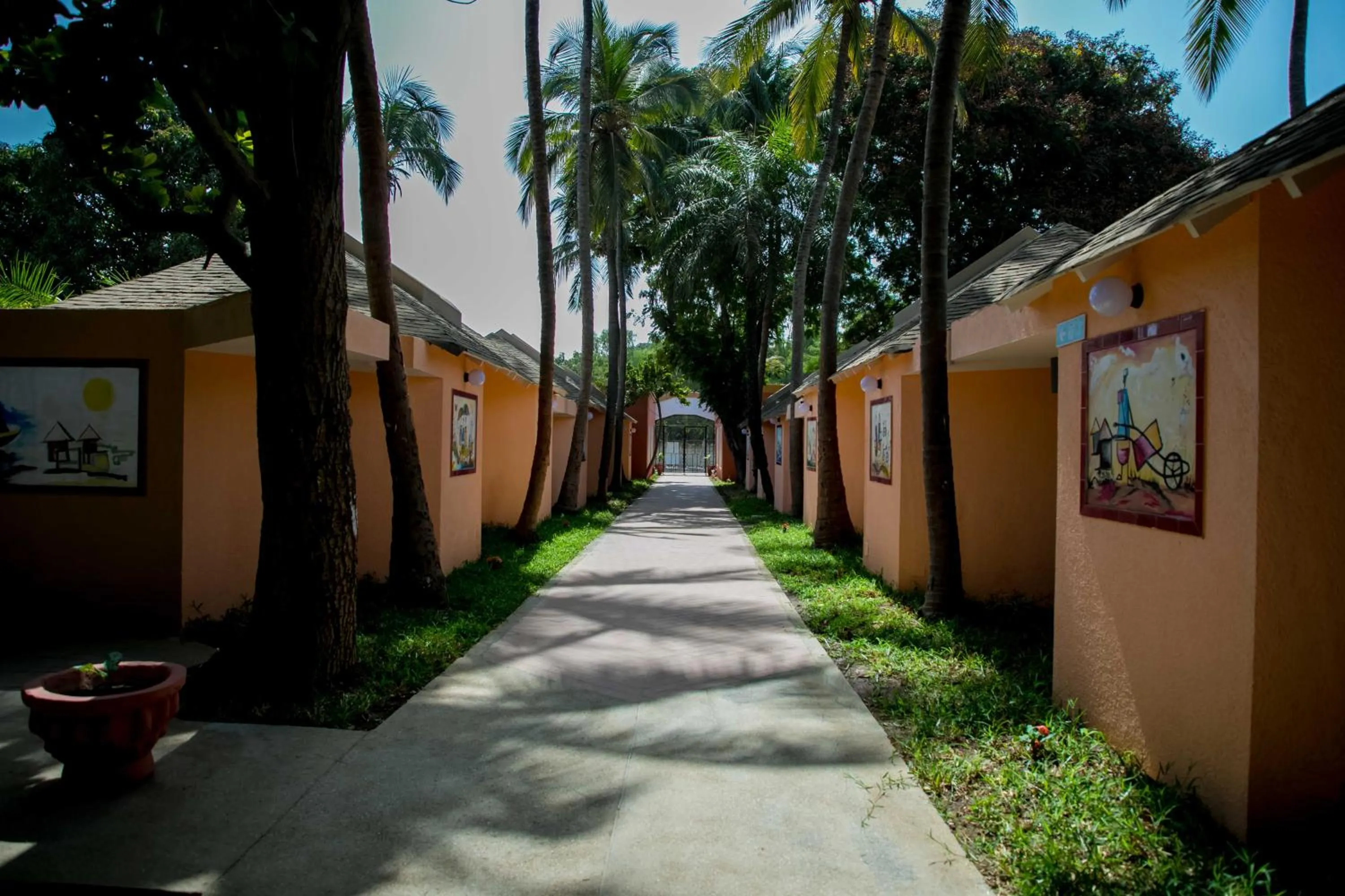 Facade/entrance in Tropic Garden Hotel