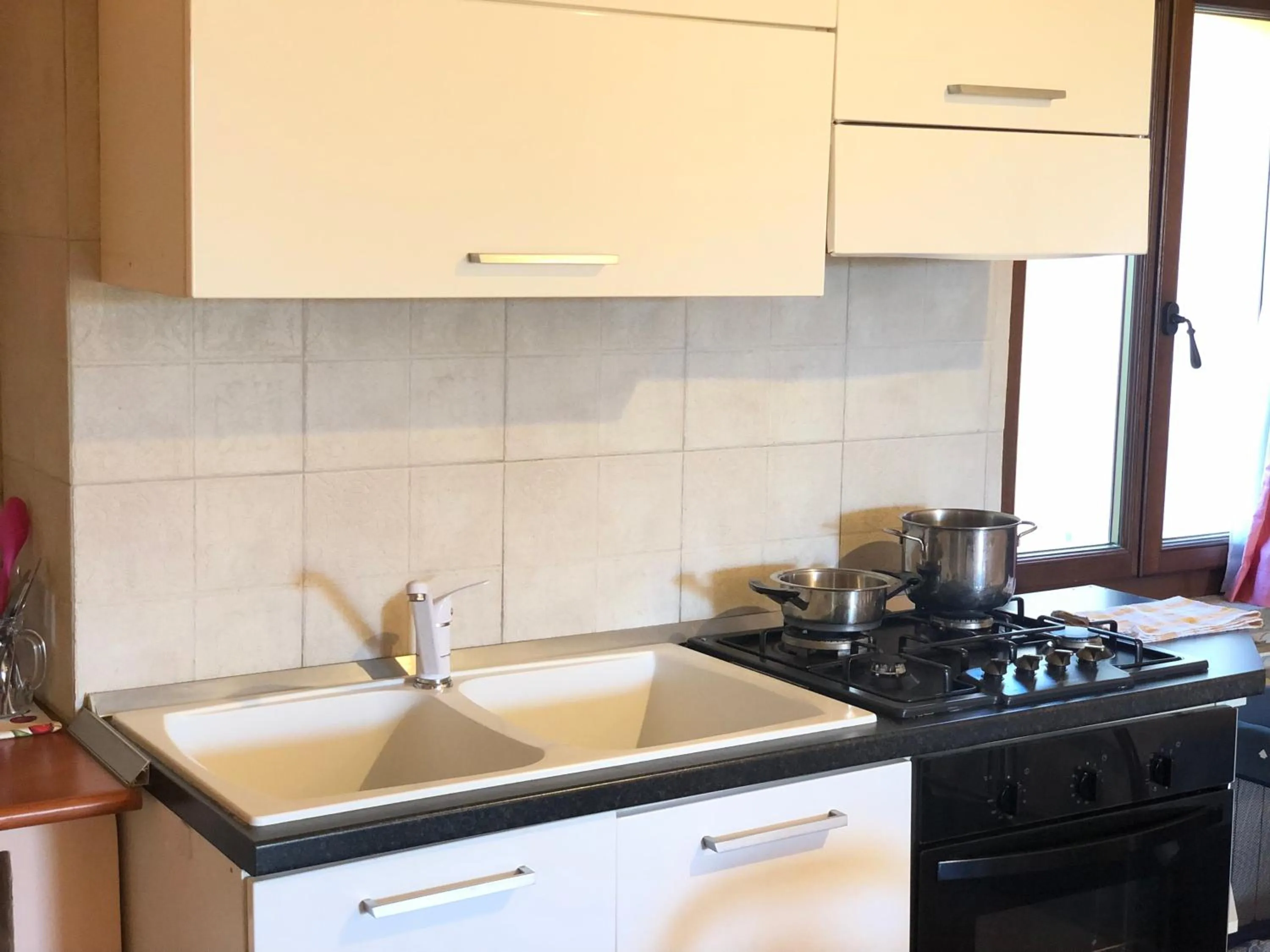 Kitchen or kitchenette in Casale Fedele Relax B&B Vicino al Borgo