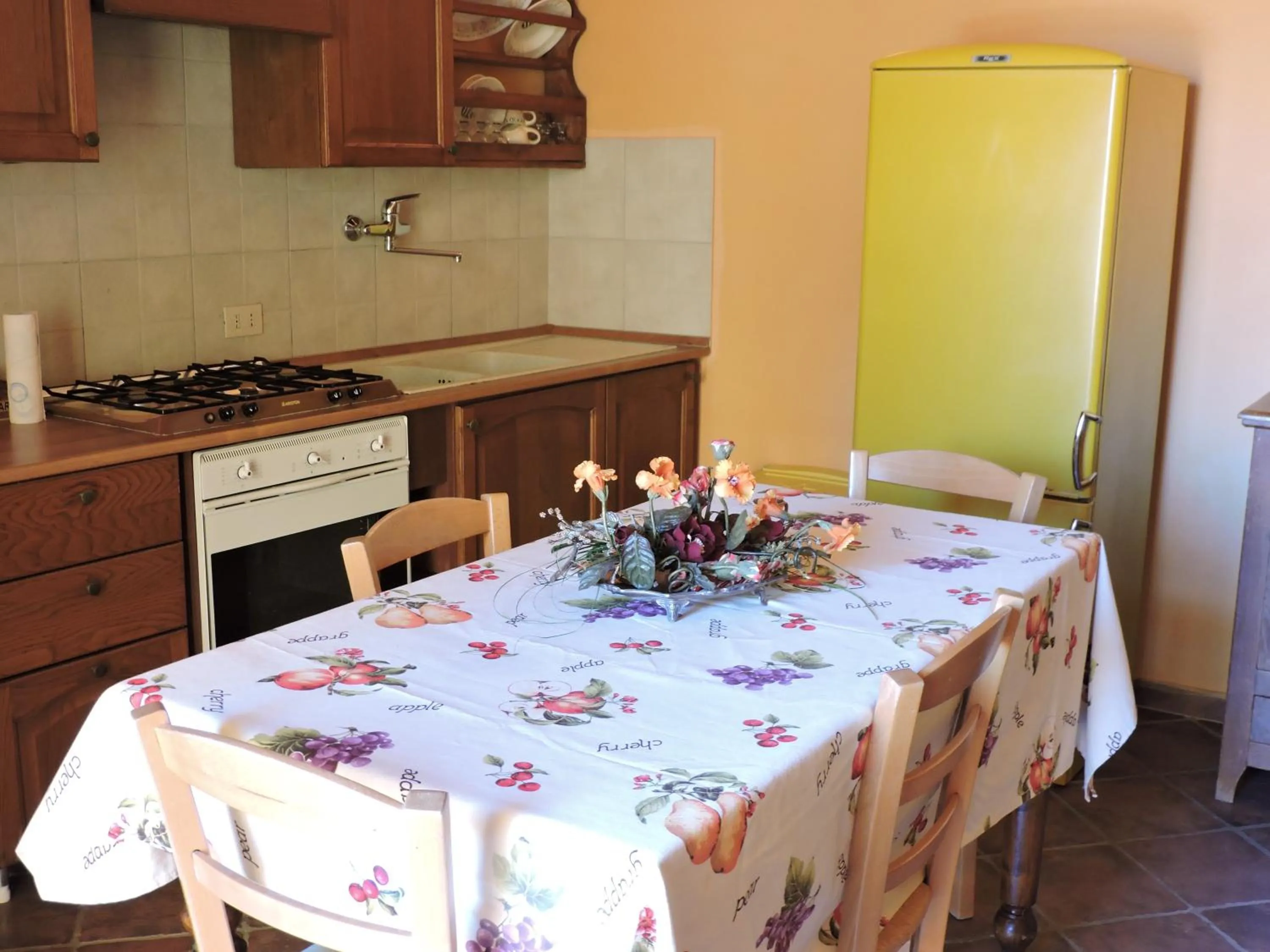 Kitchen or kitchenette in Casale Fedele Relax B&B Vicino al Borgo