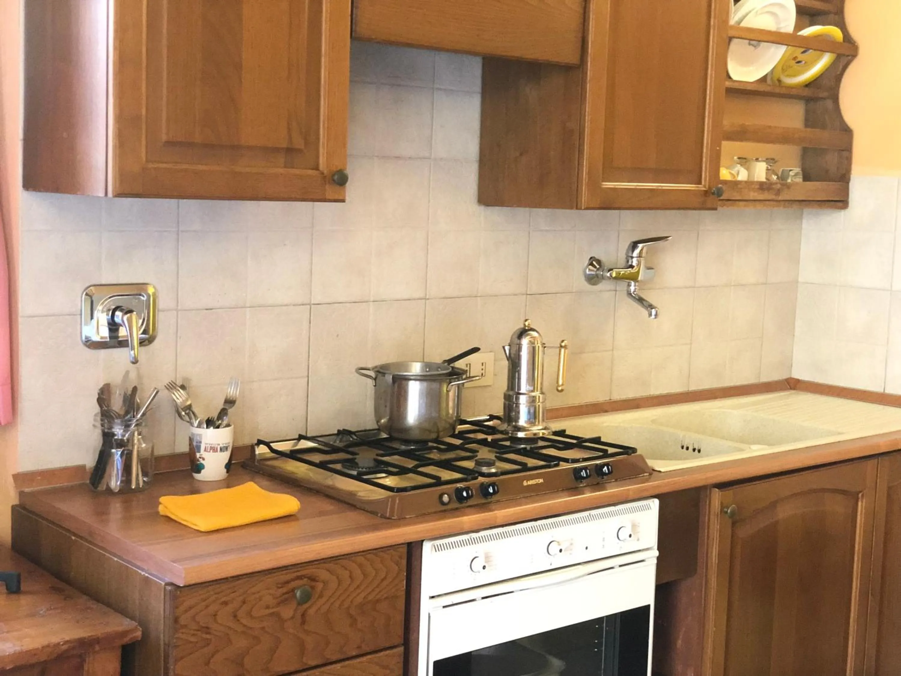 Kitchen or kitchenette in Casale Fedele Relax B&B Vicino al Borgo