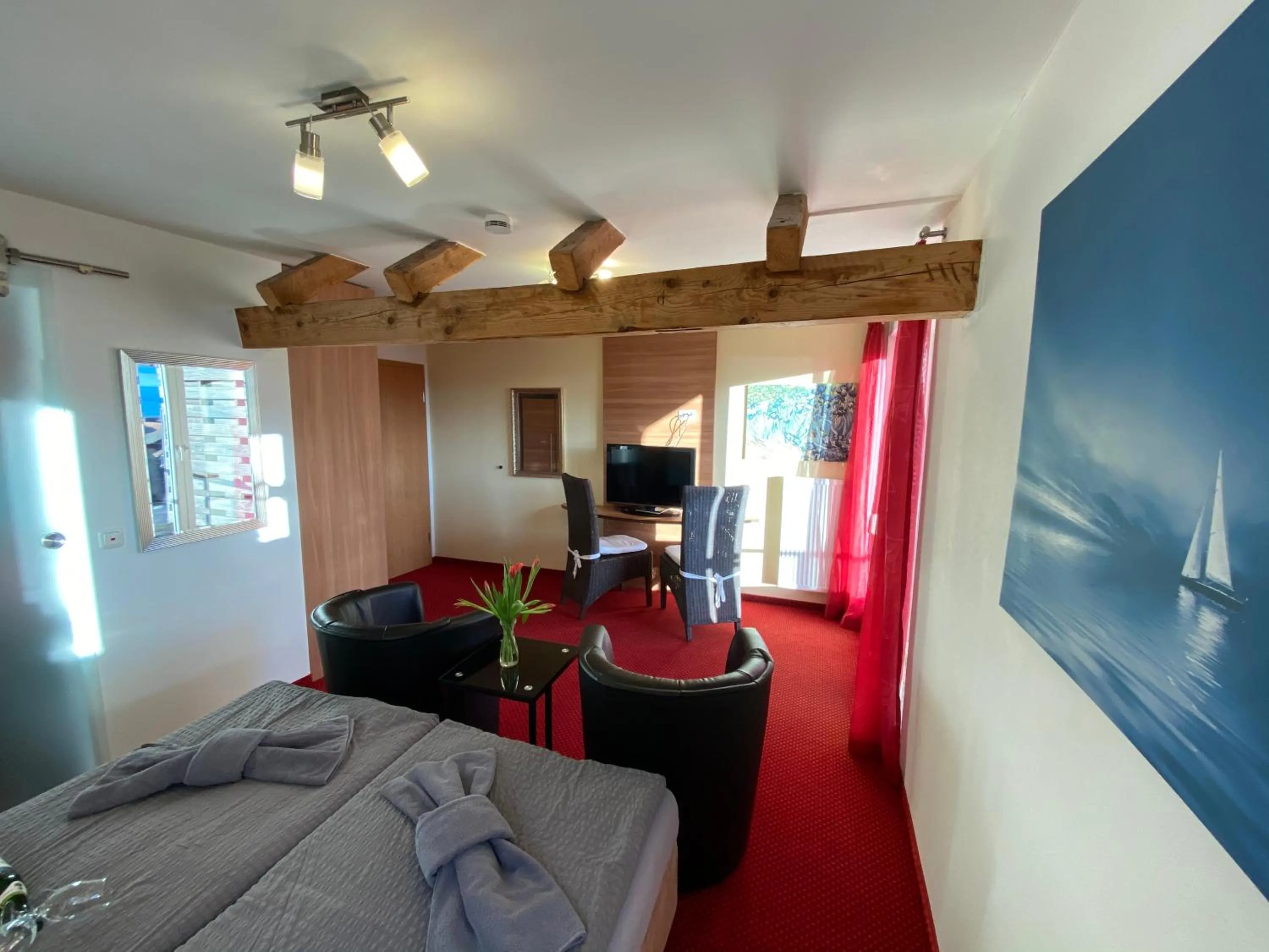 Photo of the whole room, Bed in BnB Fliegerhaeusle Hagnau 24h Self Check In