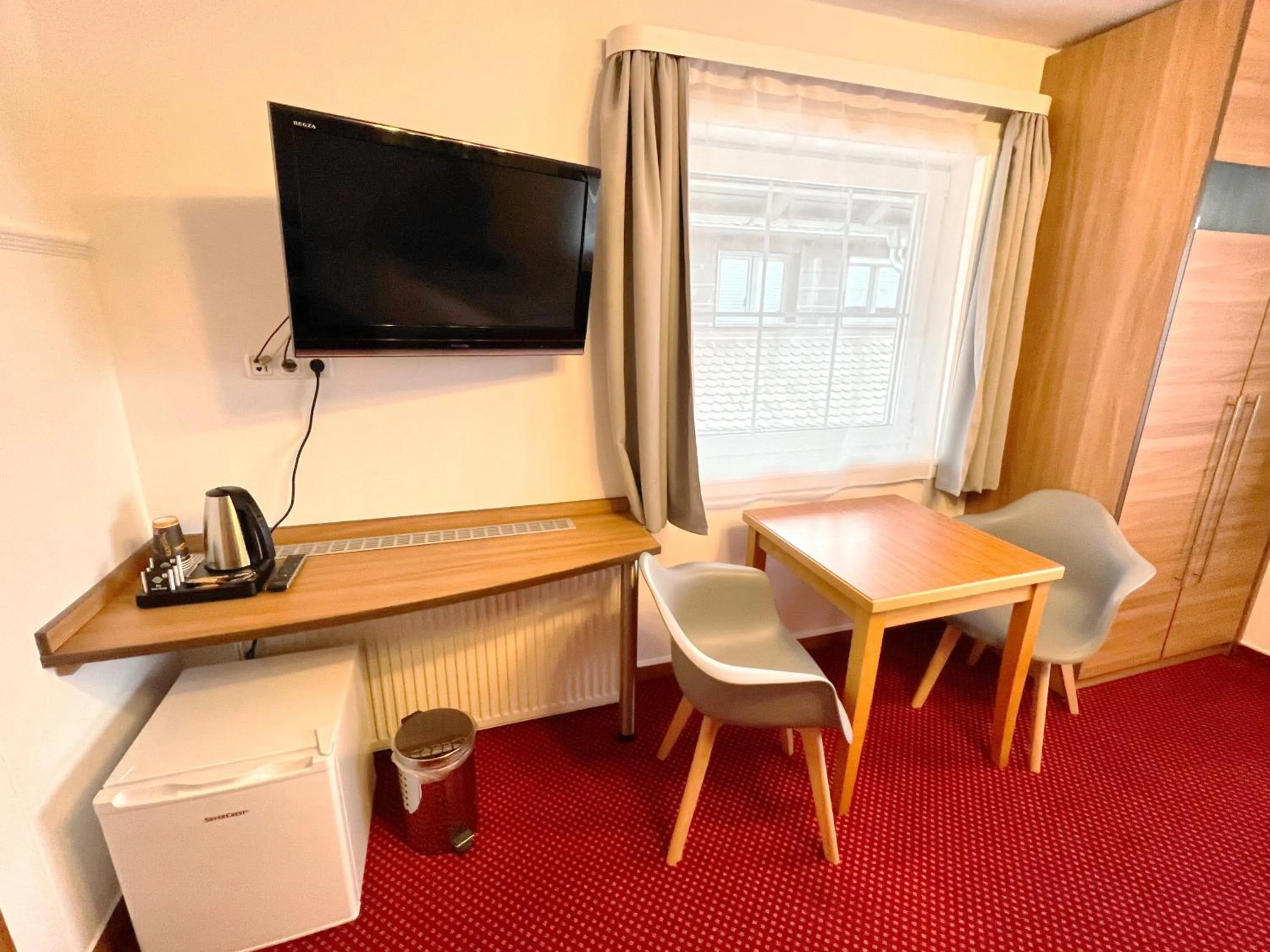 TV and multimedia in BnB Fliegerhaeusle Hagnau 24h Self Check In