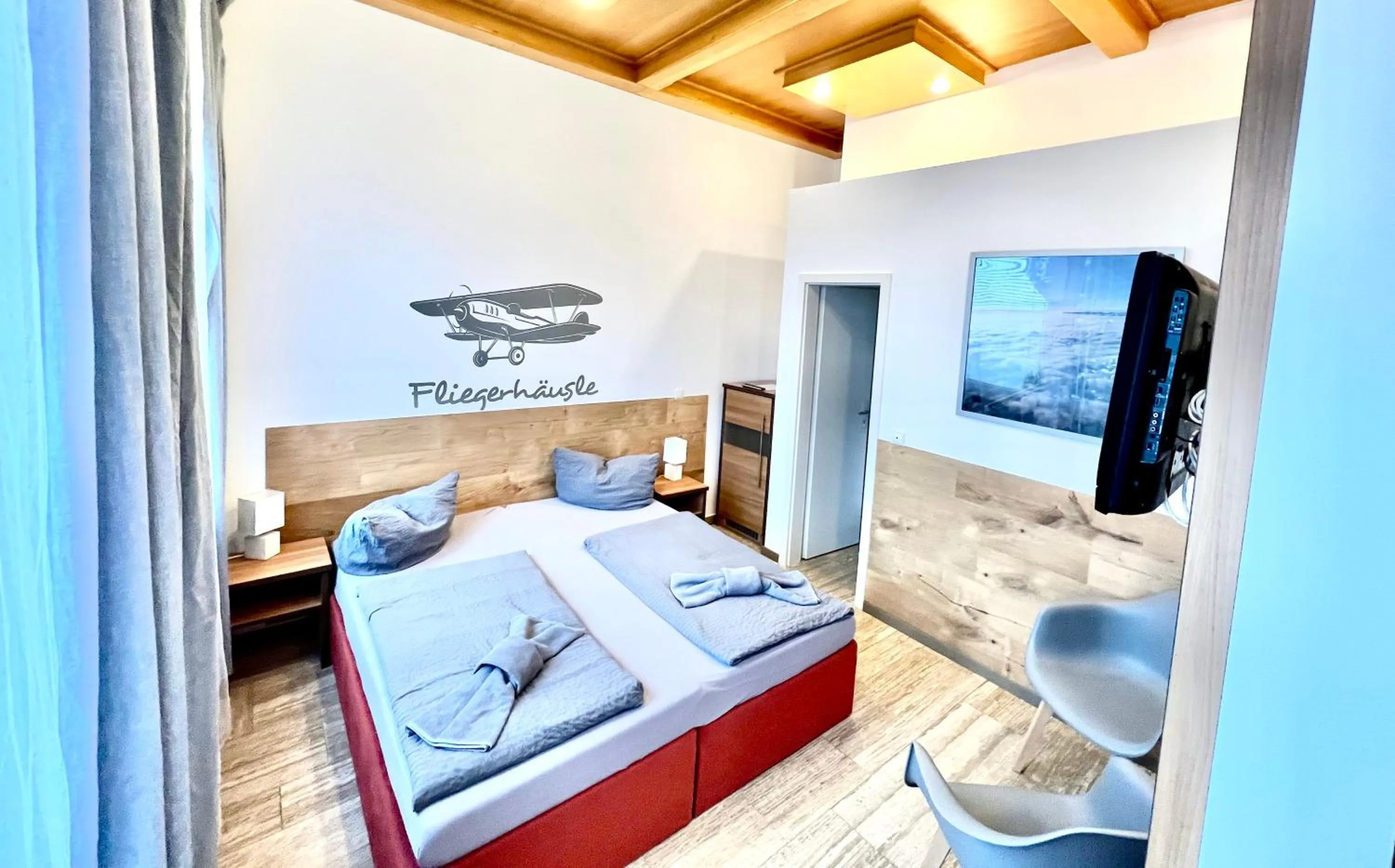 Bedroom, Bed in BnB Fliegerhaeusle Hagnau 24h Self Check In