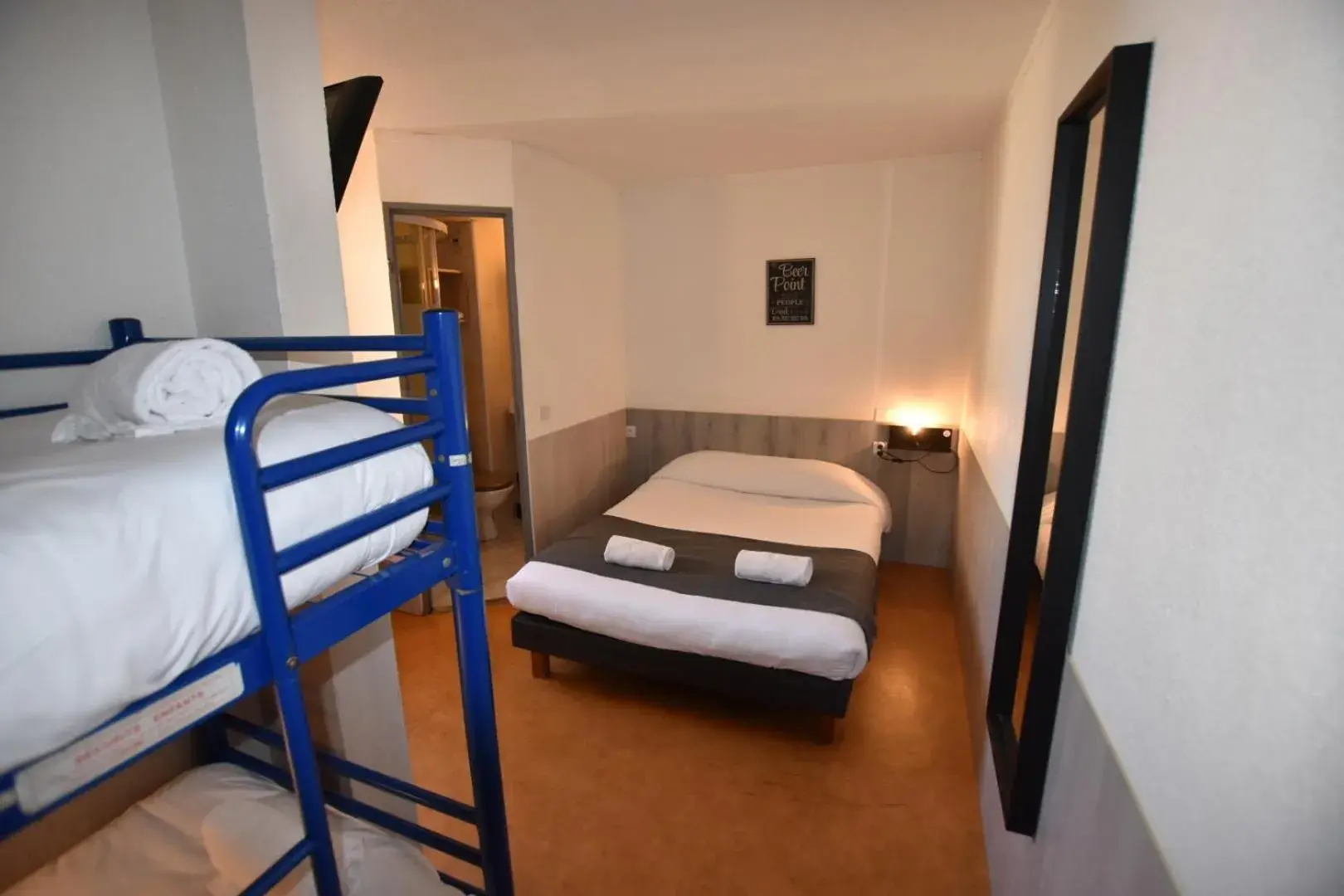 Quadruple Room in Face West Le Pontet Quadruple Room in Face West Le Pontet