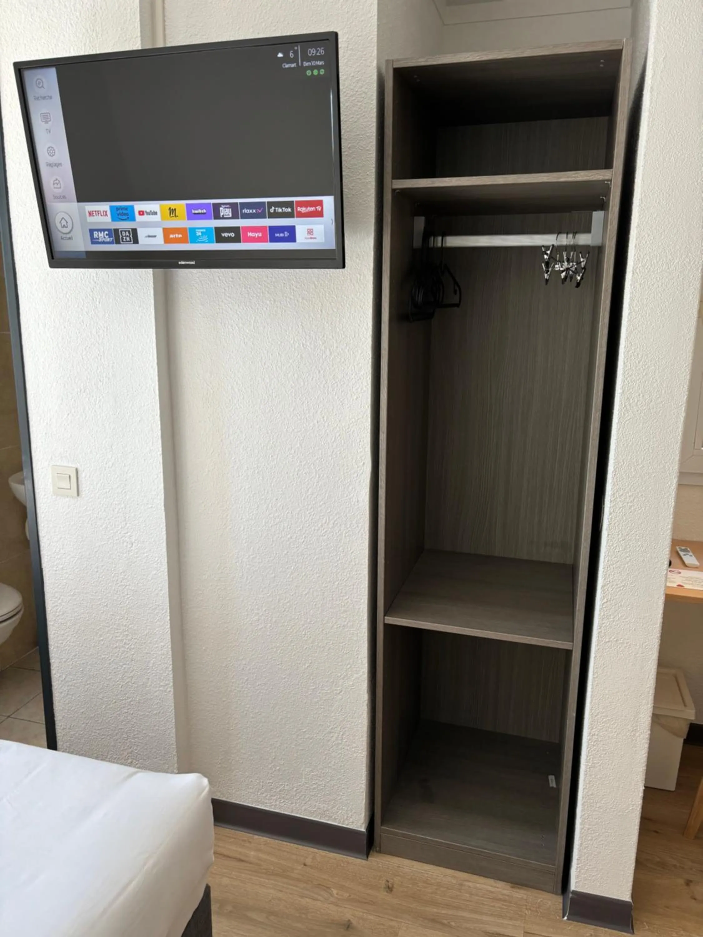 TV and multimedia in Face West Le Pontet