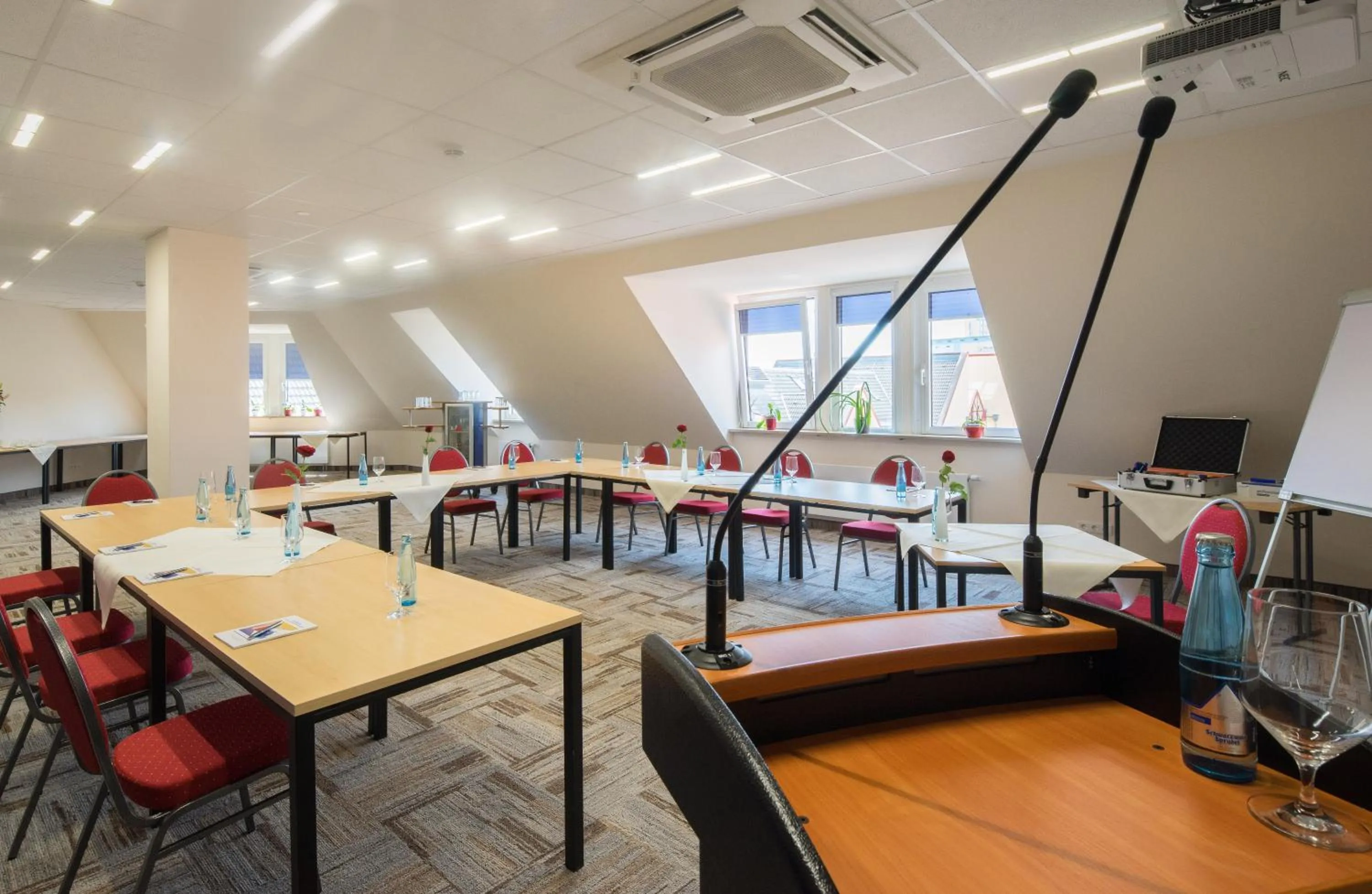 Business facilities in Maximilian Hotel & Apartments Weil am Rhein / Basel