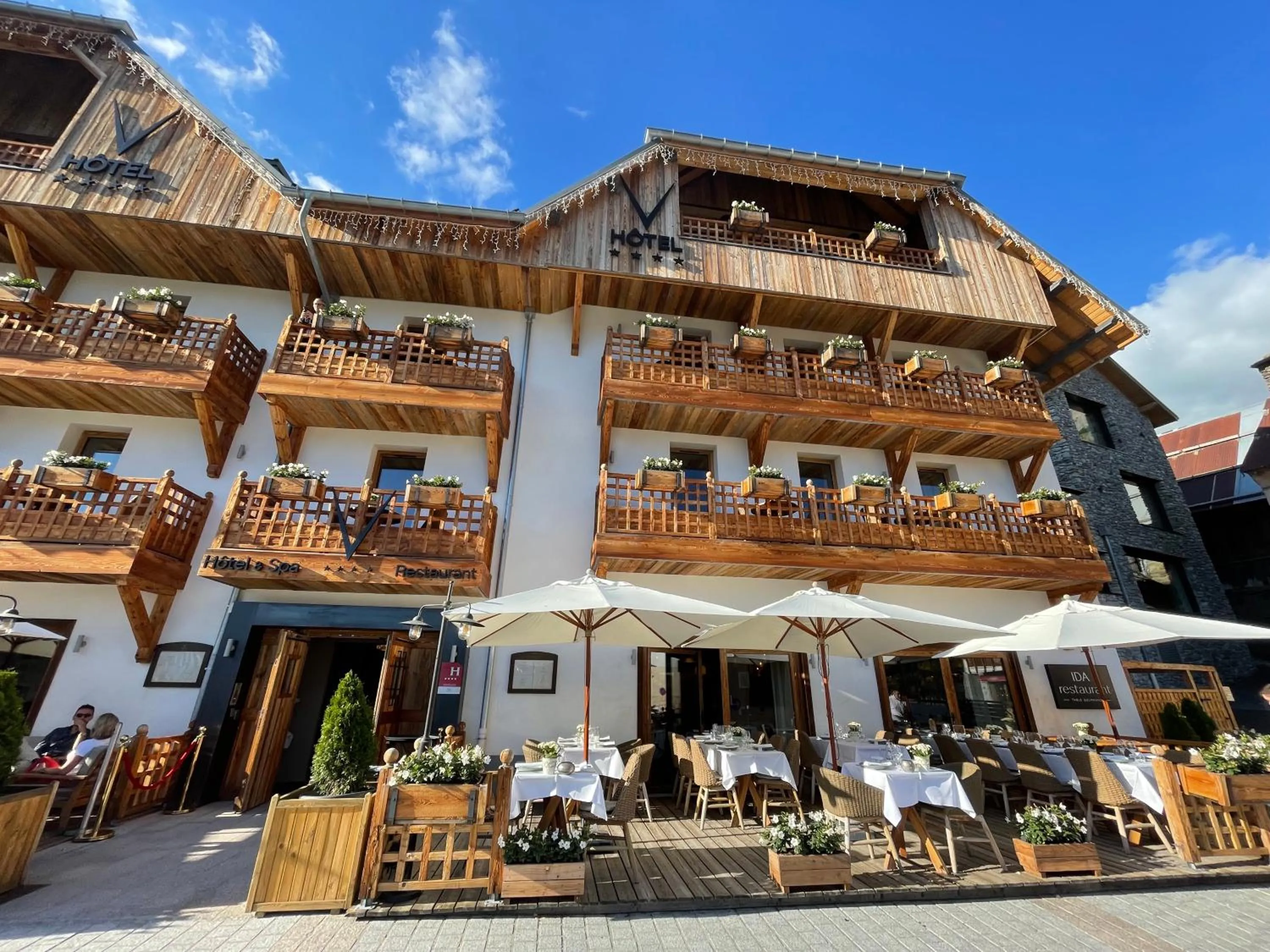 Property building in Hotel Le V de Vaujany