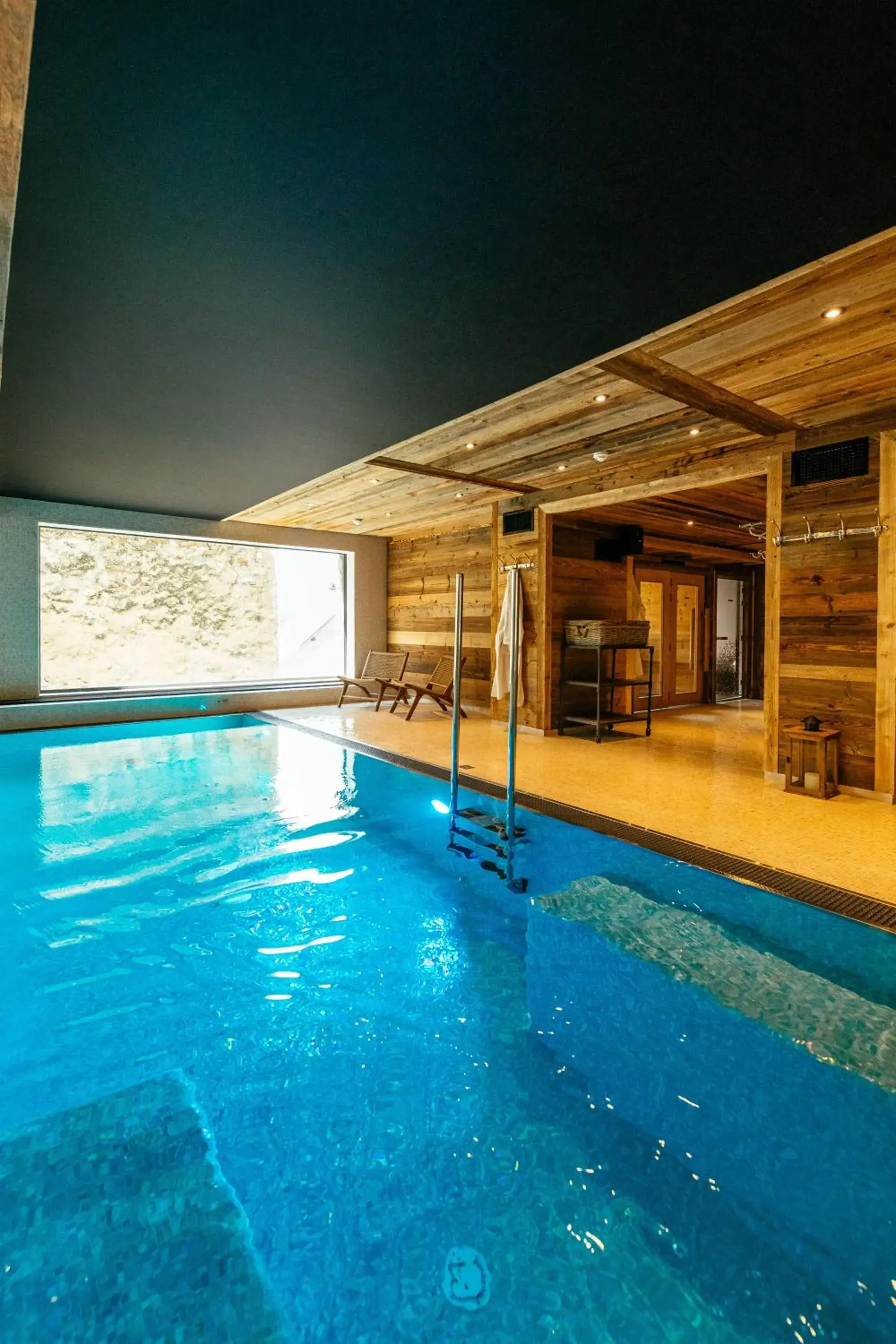 Swimming pool in Hotel Le V de Vaujany Swimming pool in Hotel Le V de Vaujany