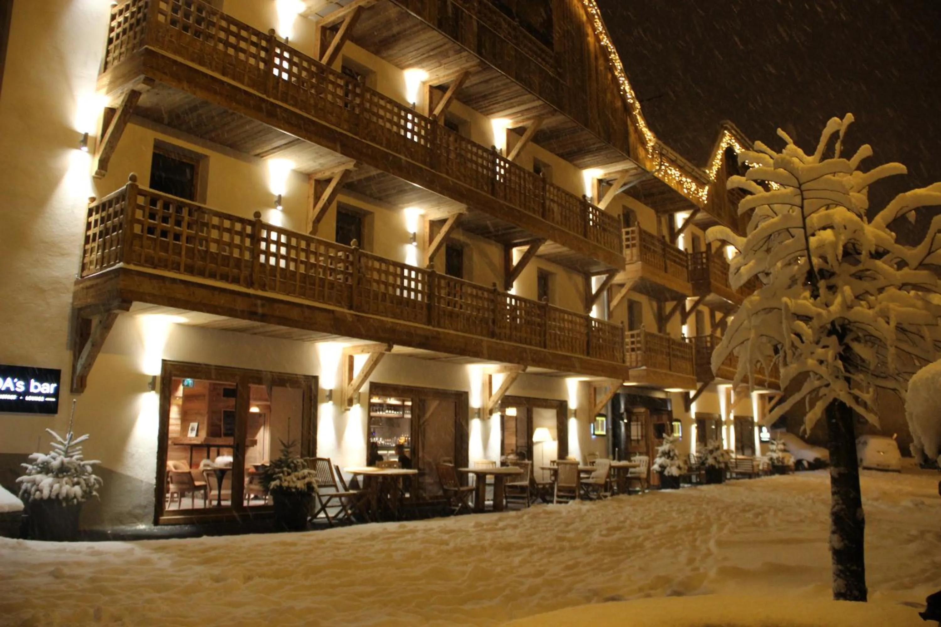 Facade/entrance in Hotel Le V de Vaujany