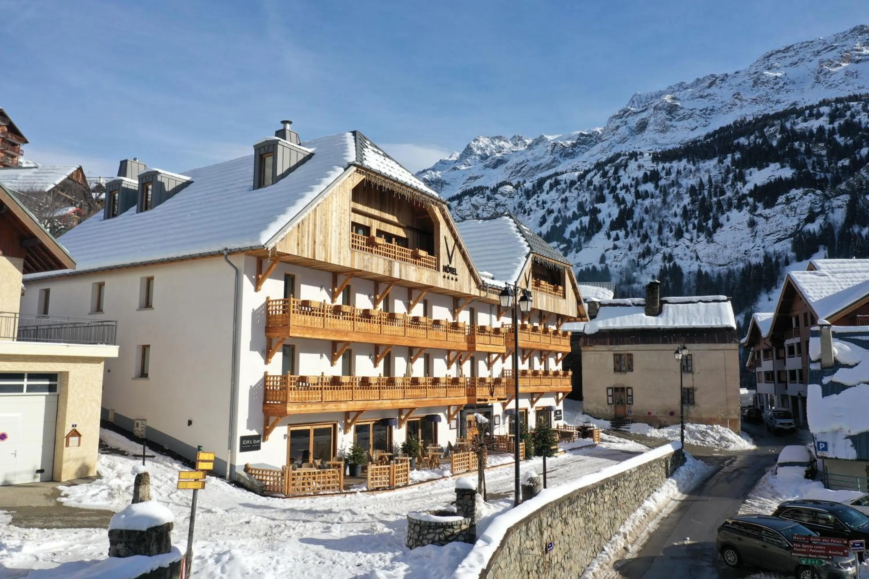 Property building in Hotel Le V de Vaujany