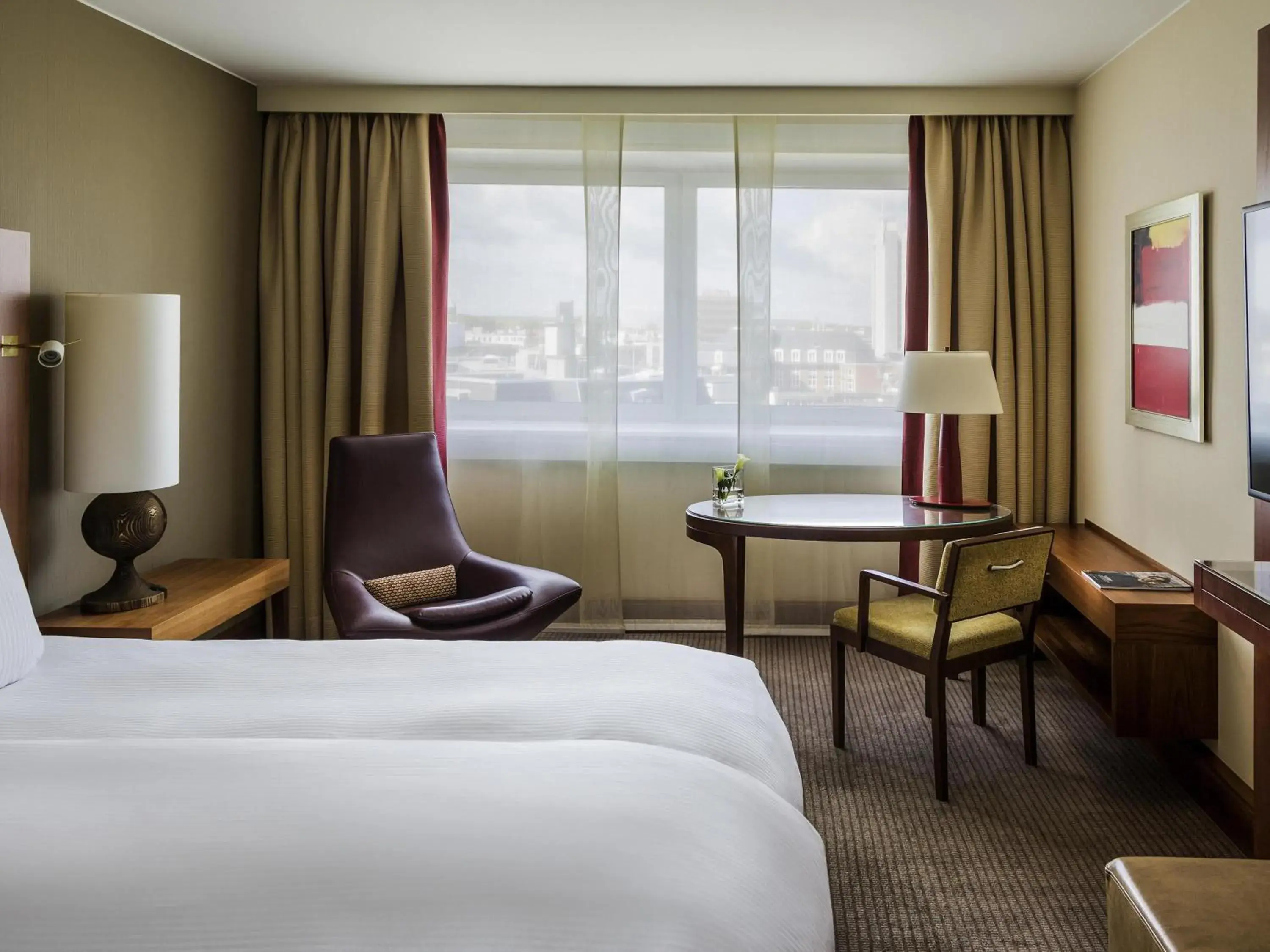 Bedroom, Bed in Pullman Cologne Bedroom, Bed in Pullman Cologne