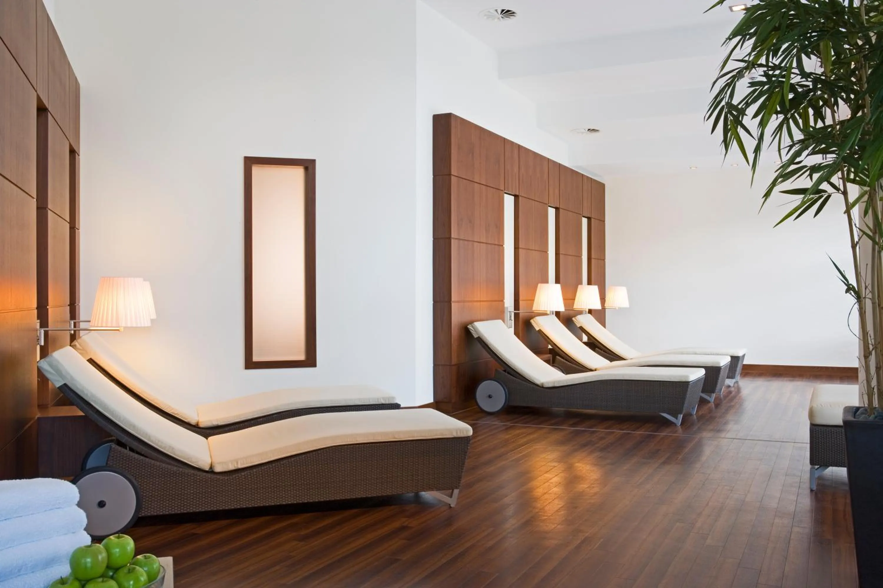 Spa and wellness centre/facilities, Bed in Pullman Cologne