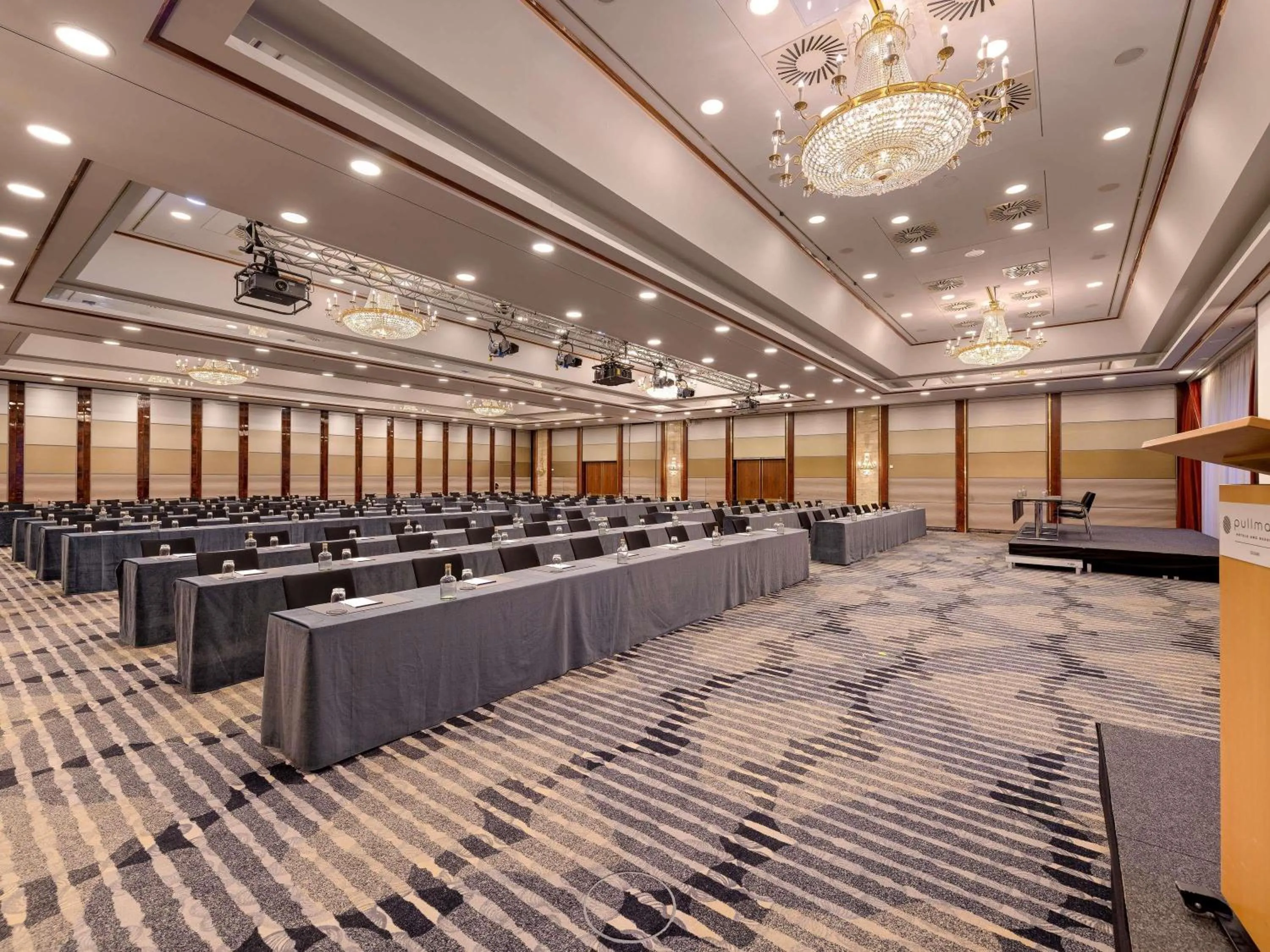 Meeting/conference room in Pullman Cologne