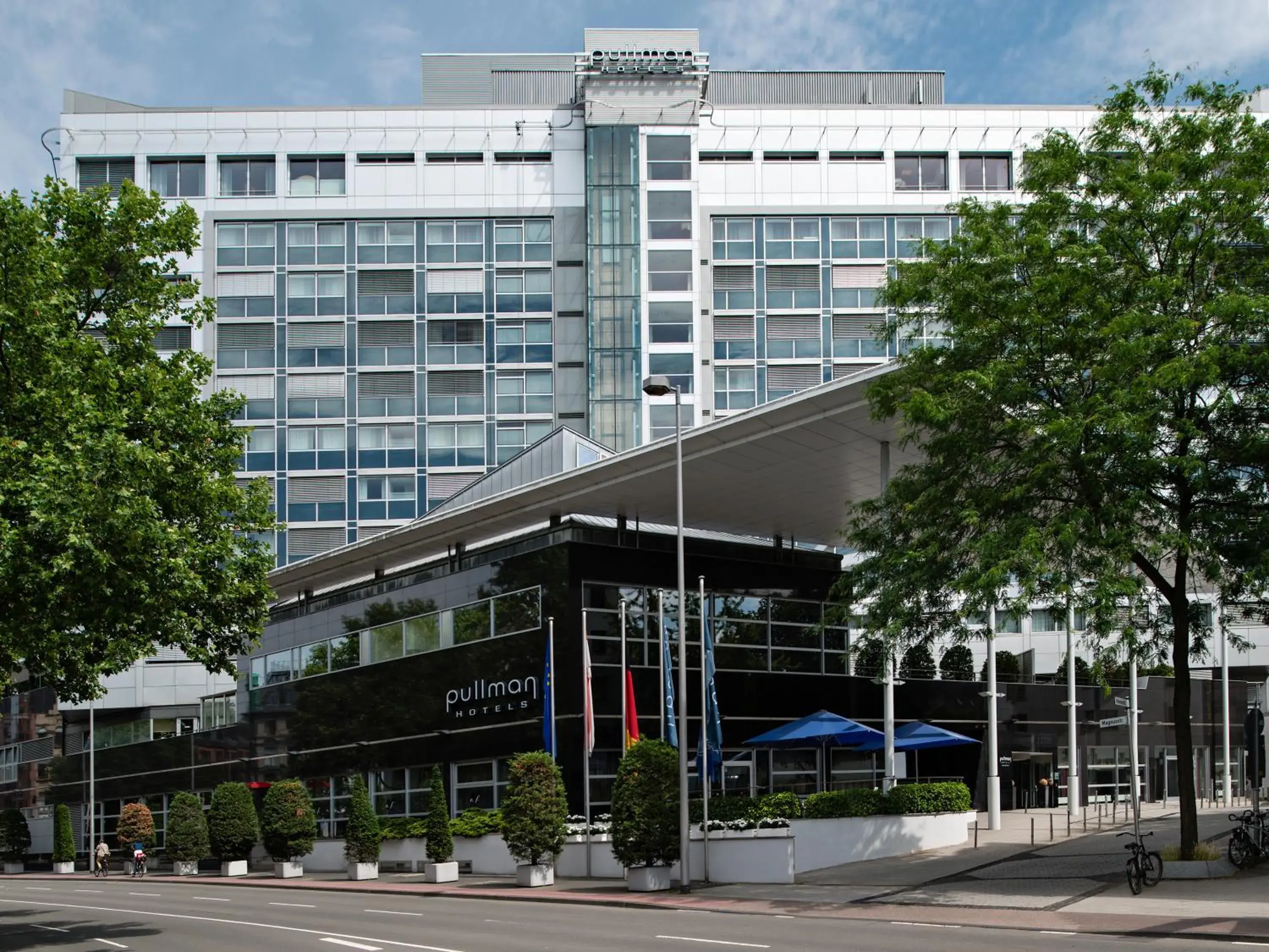 Facade/entrance in Pullman Cologne Facade/entrance in Pullman Cologne