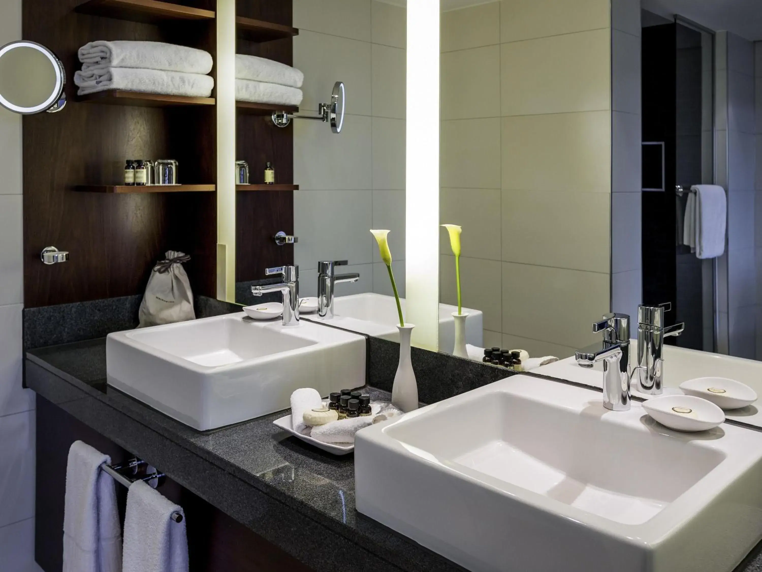 Bedroom in Pullman Cologne Bedroom in Pullman Cologne