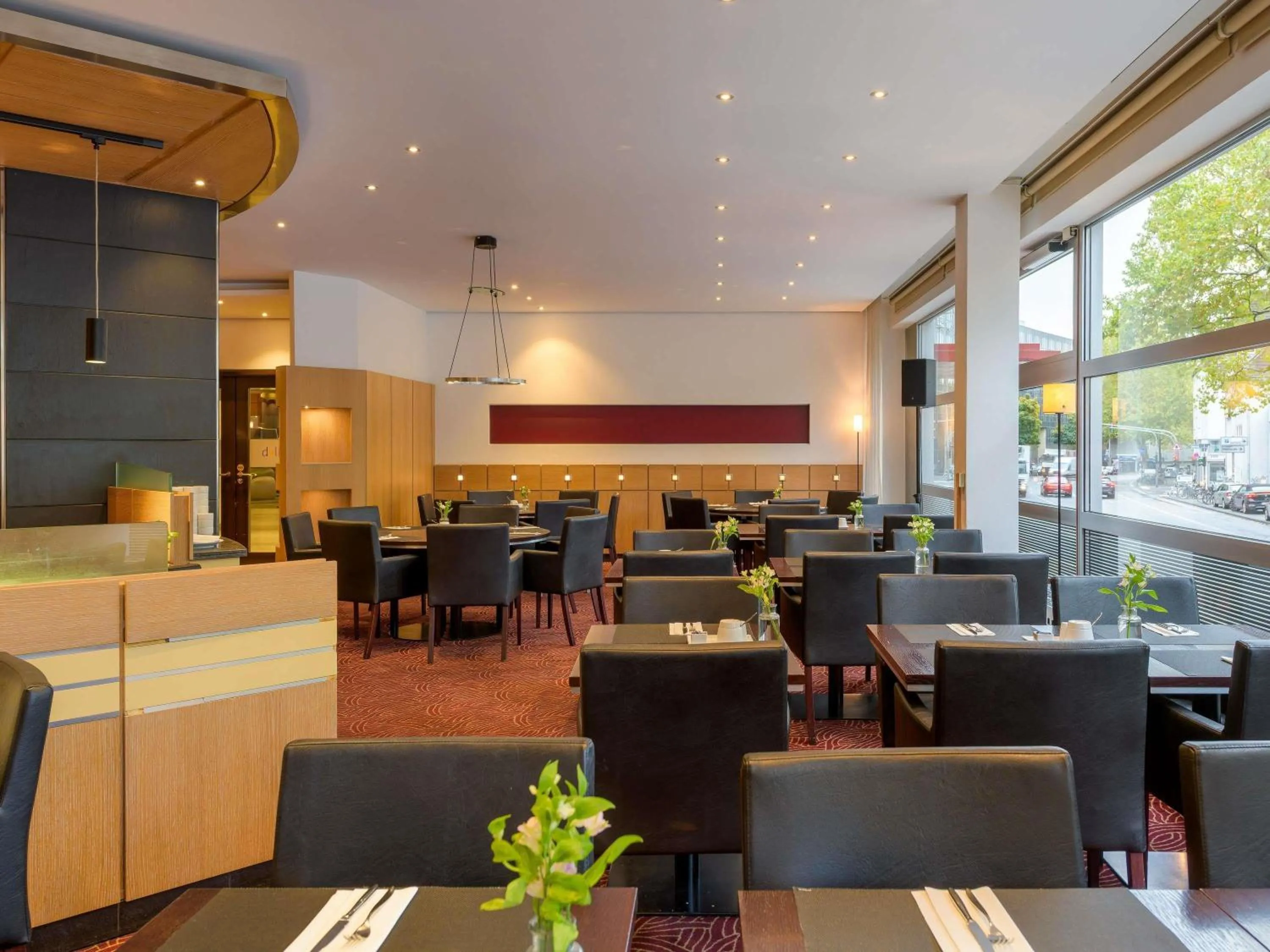 Restaurant/places to eat in Pullman Cologne