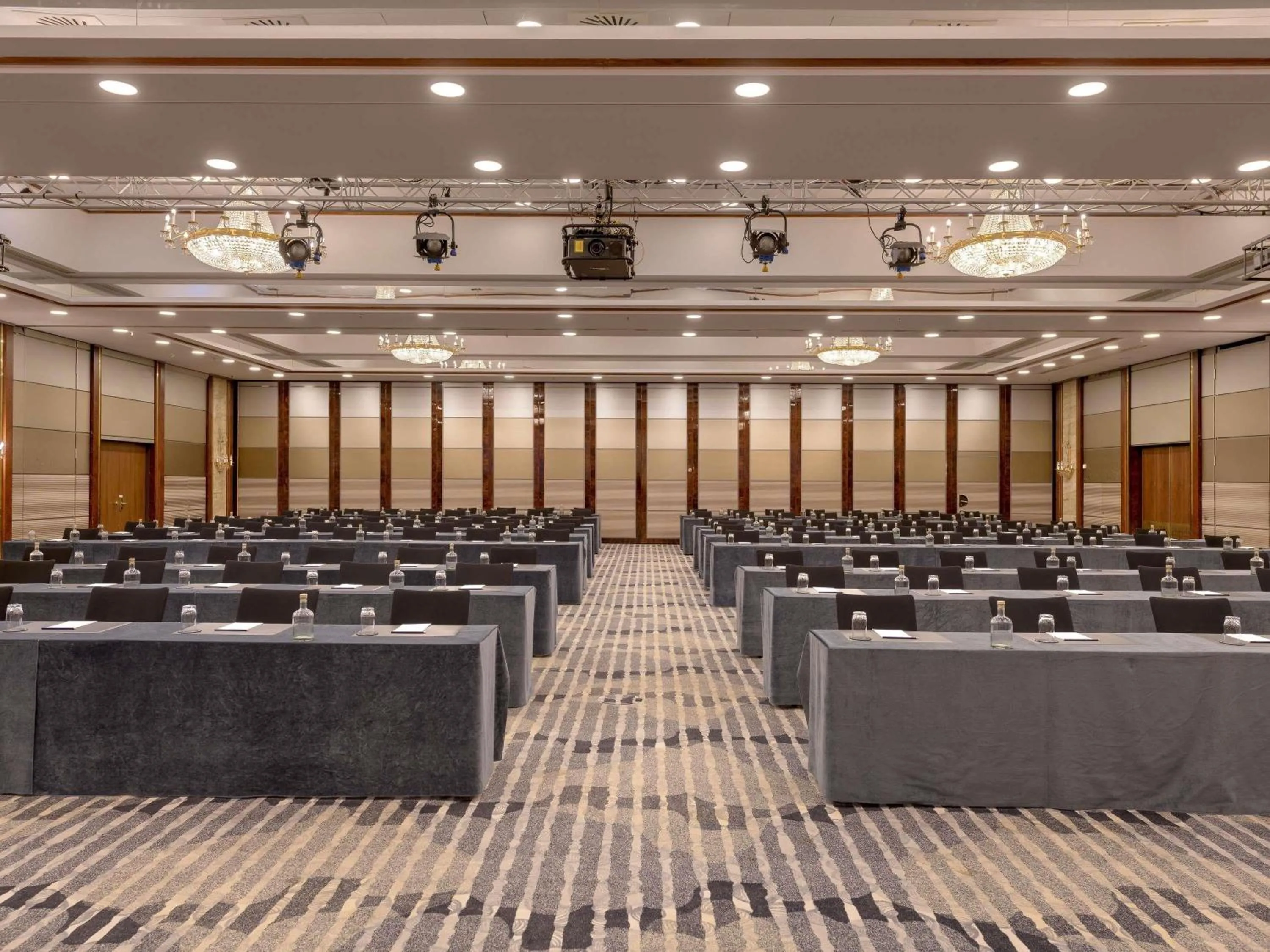 Meeting/conference room in Pullman Cologne