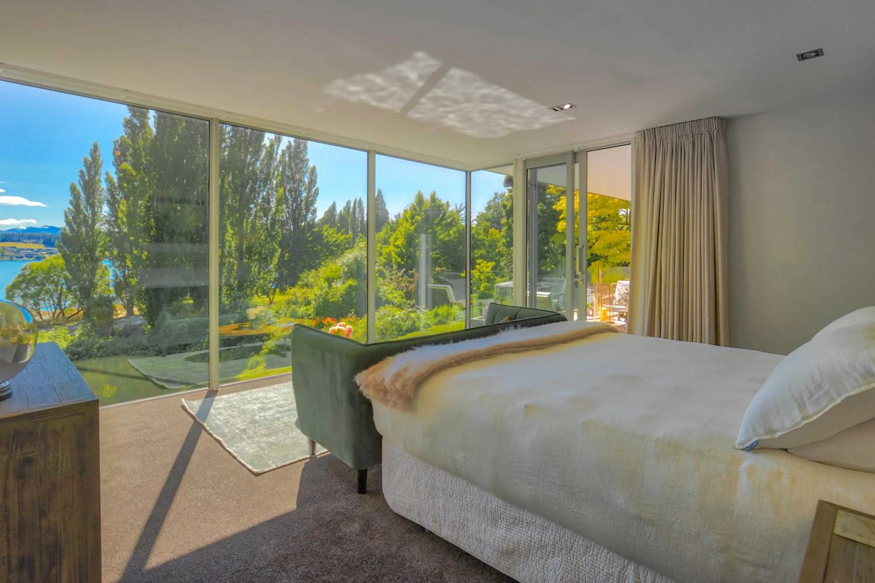Bed in Waters Edge by Sotheby's Luxury Rental Homes