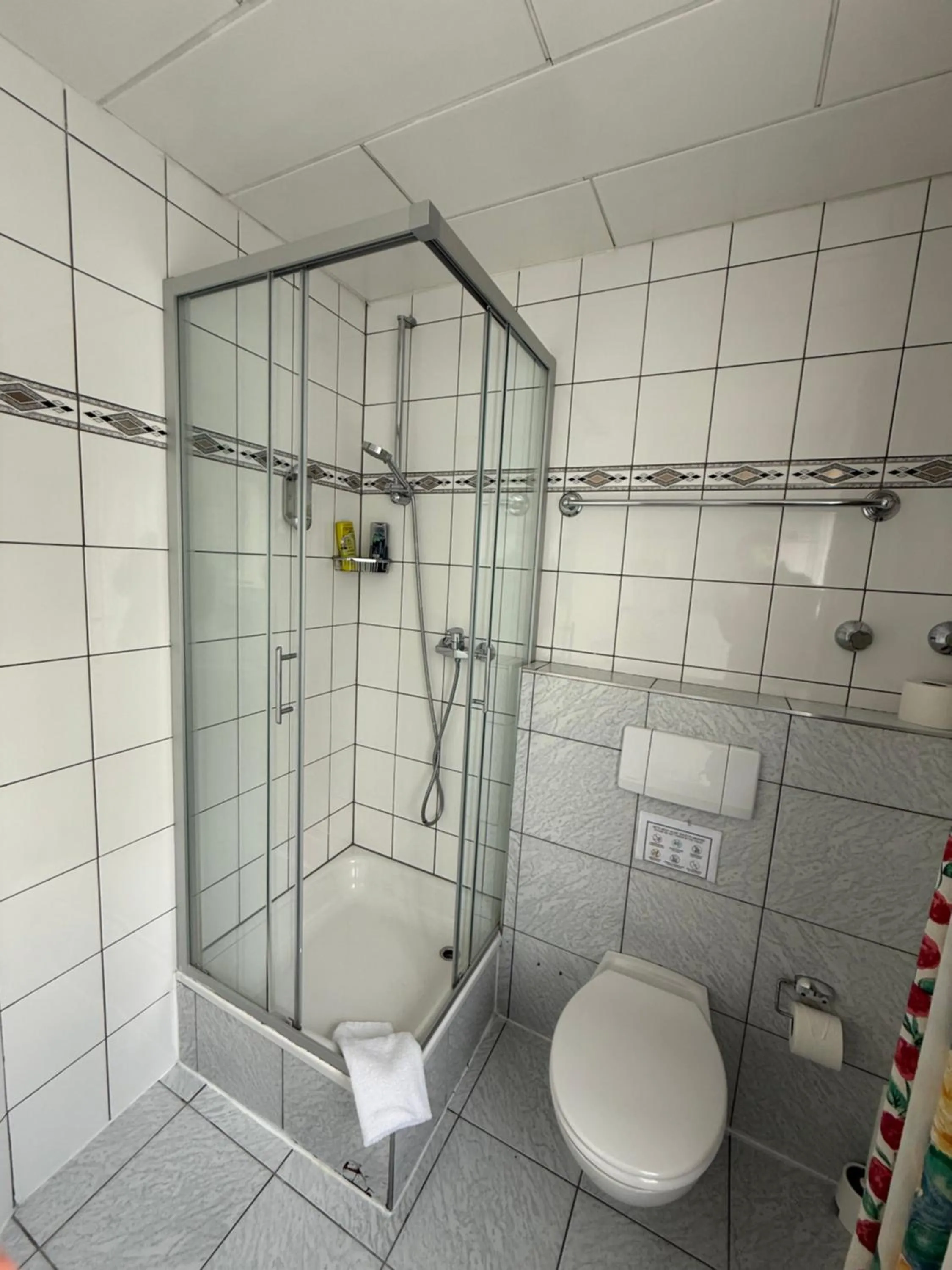 Shower in Hotel Schäfer