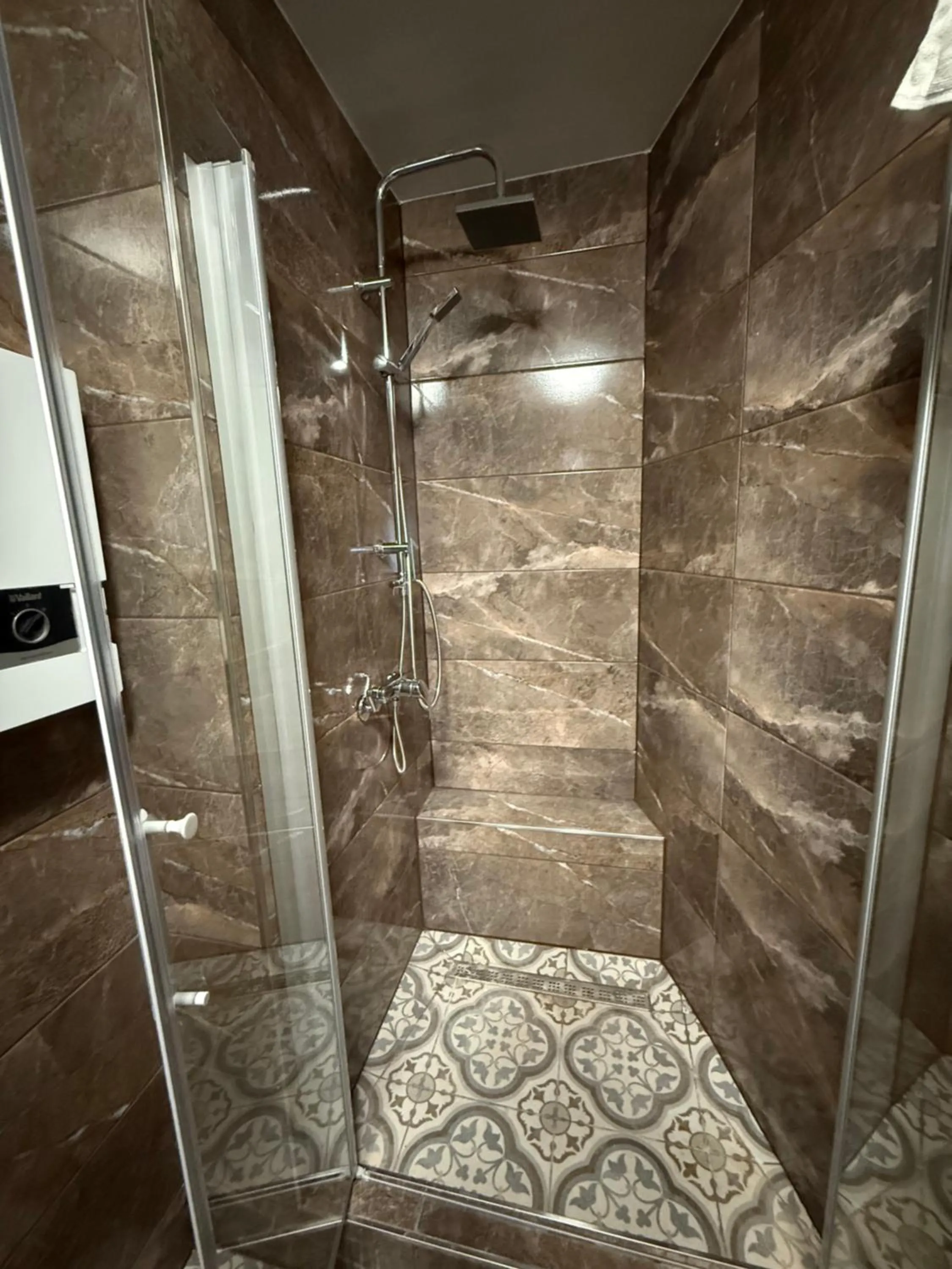 Shower in Hotel Schäfer