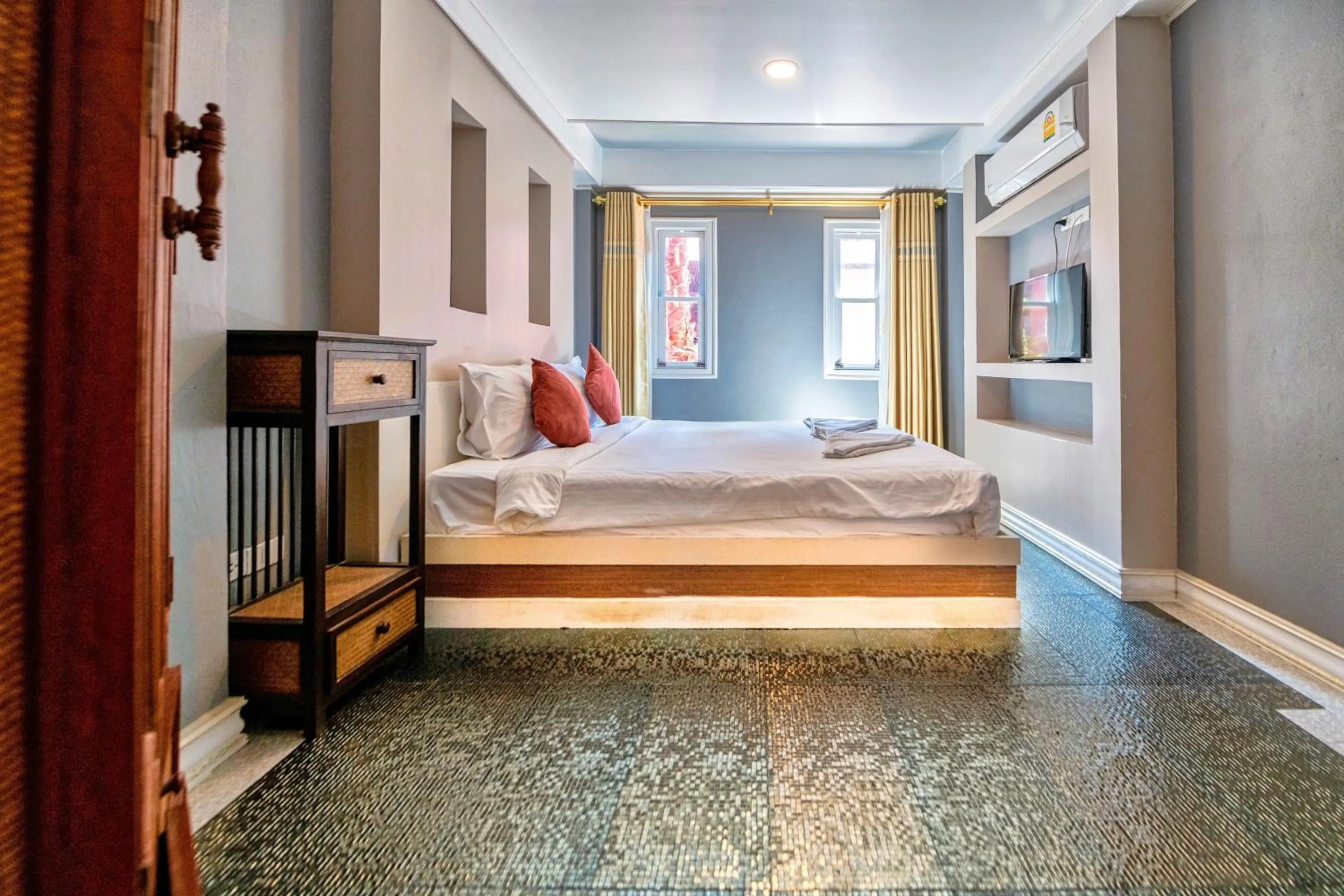 Photo of the whole room, Bed in The Train Resort