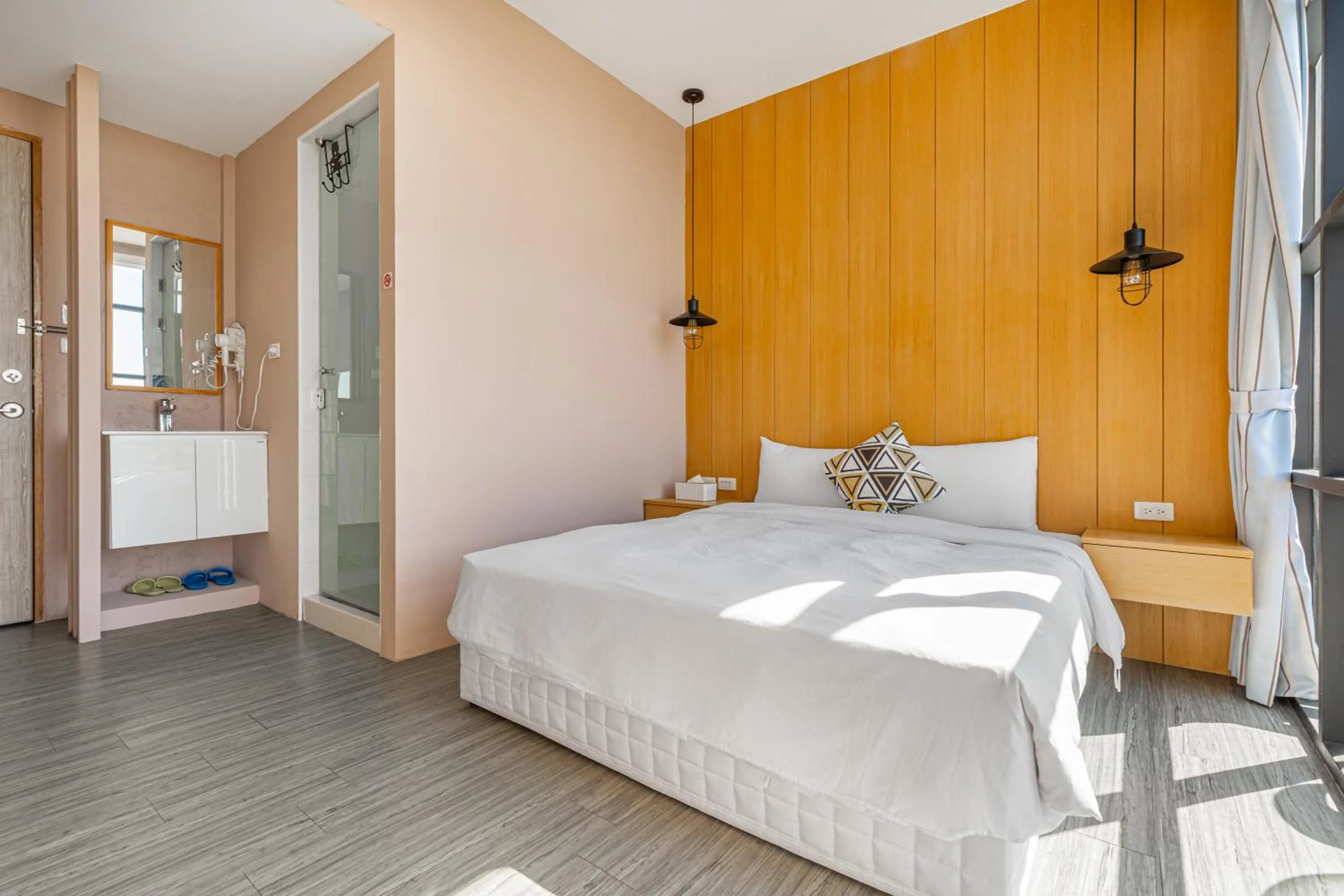 Photo of the whole room, Bed in 35.5 Inn