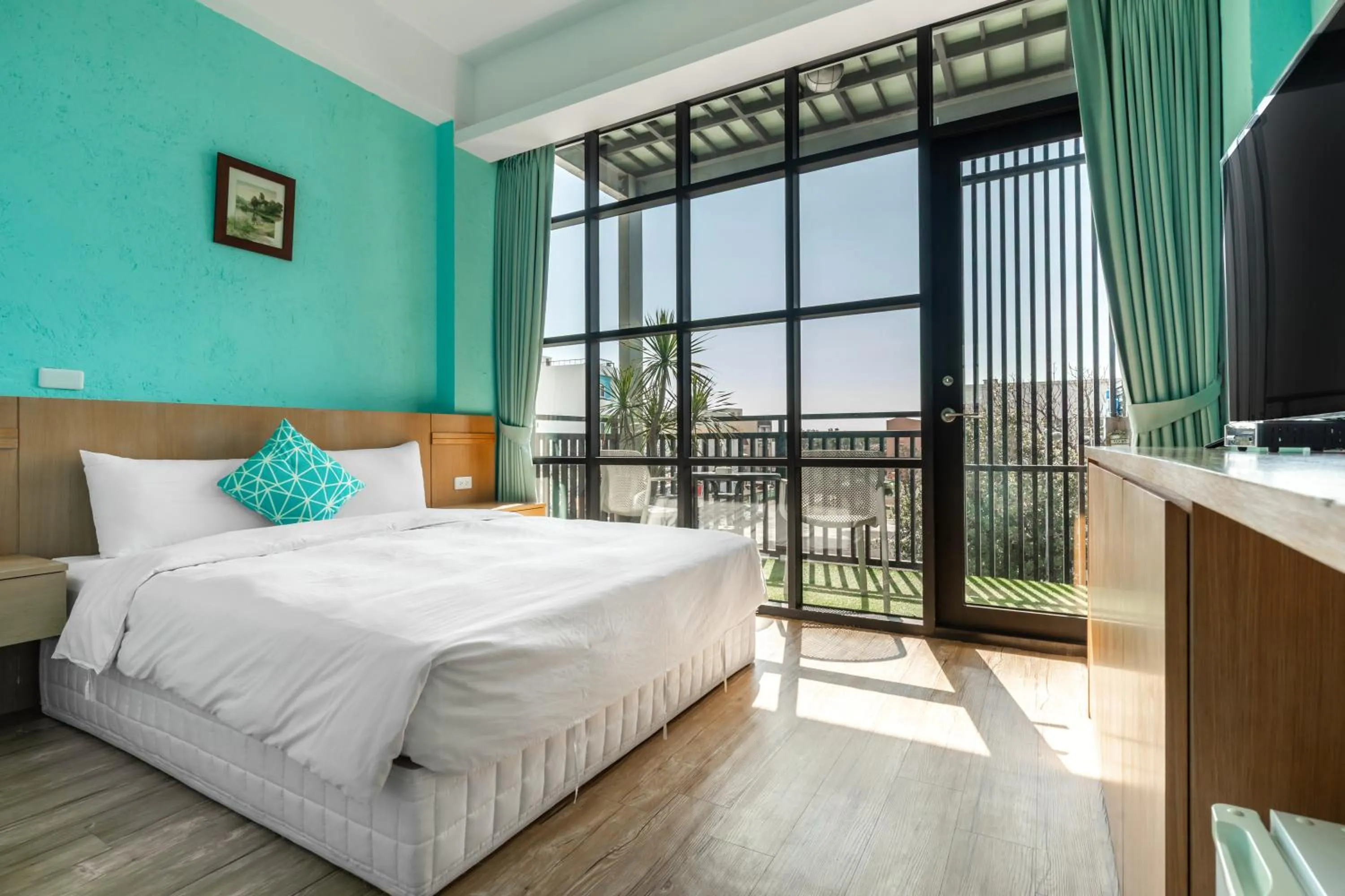 Photo of the whole room, Bed in 35.5 Inn