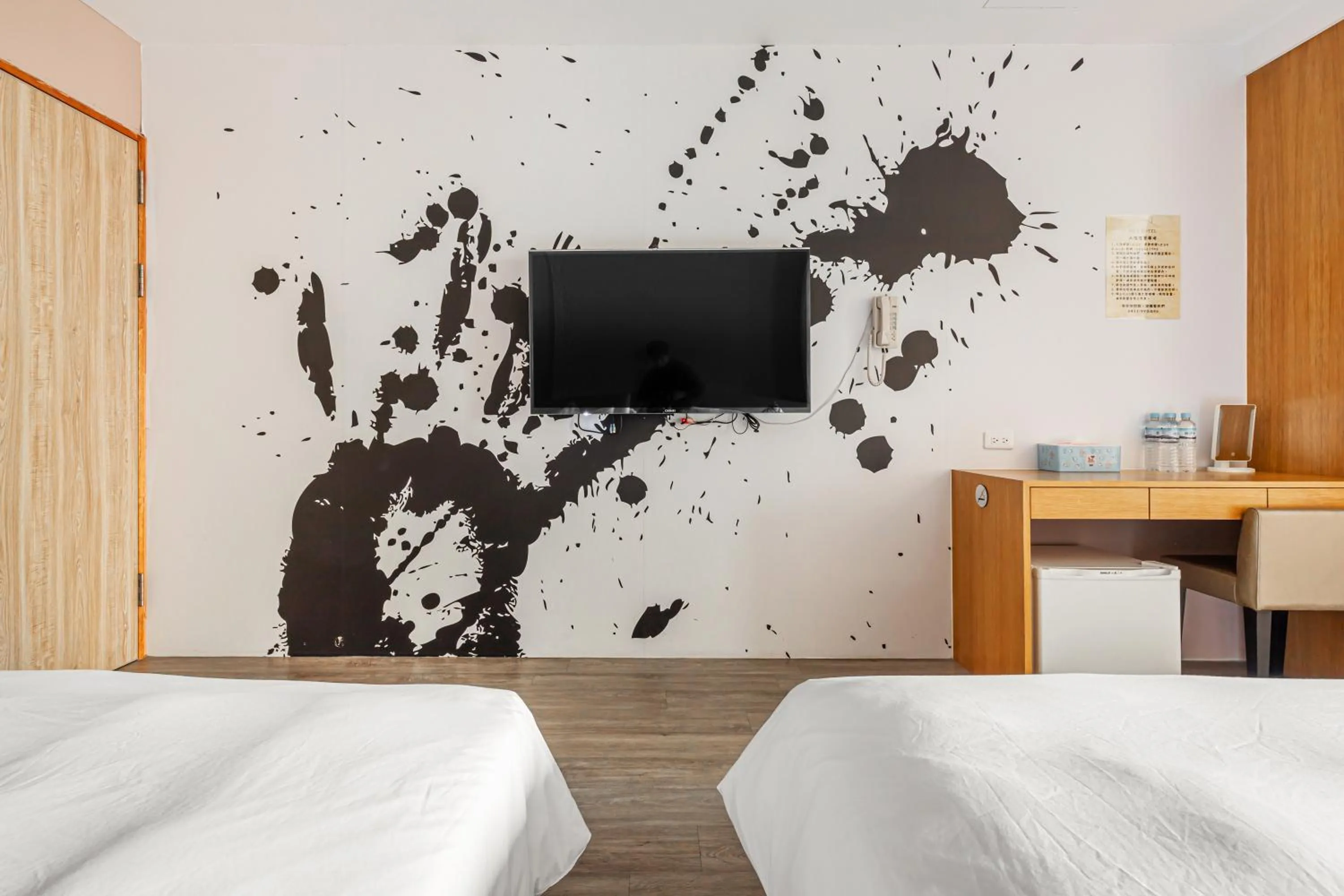 Photo of the whole room, Bed in 35.5 Inn