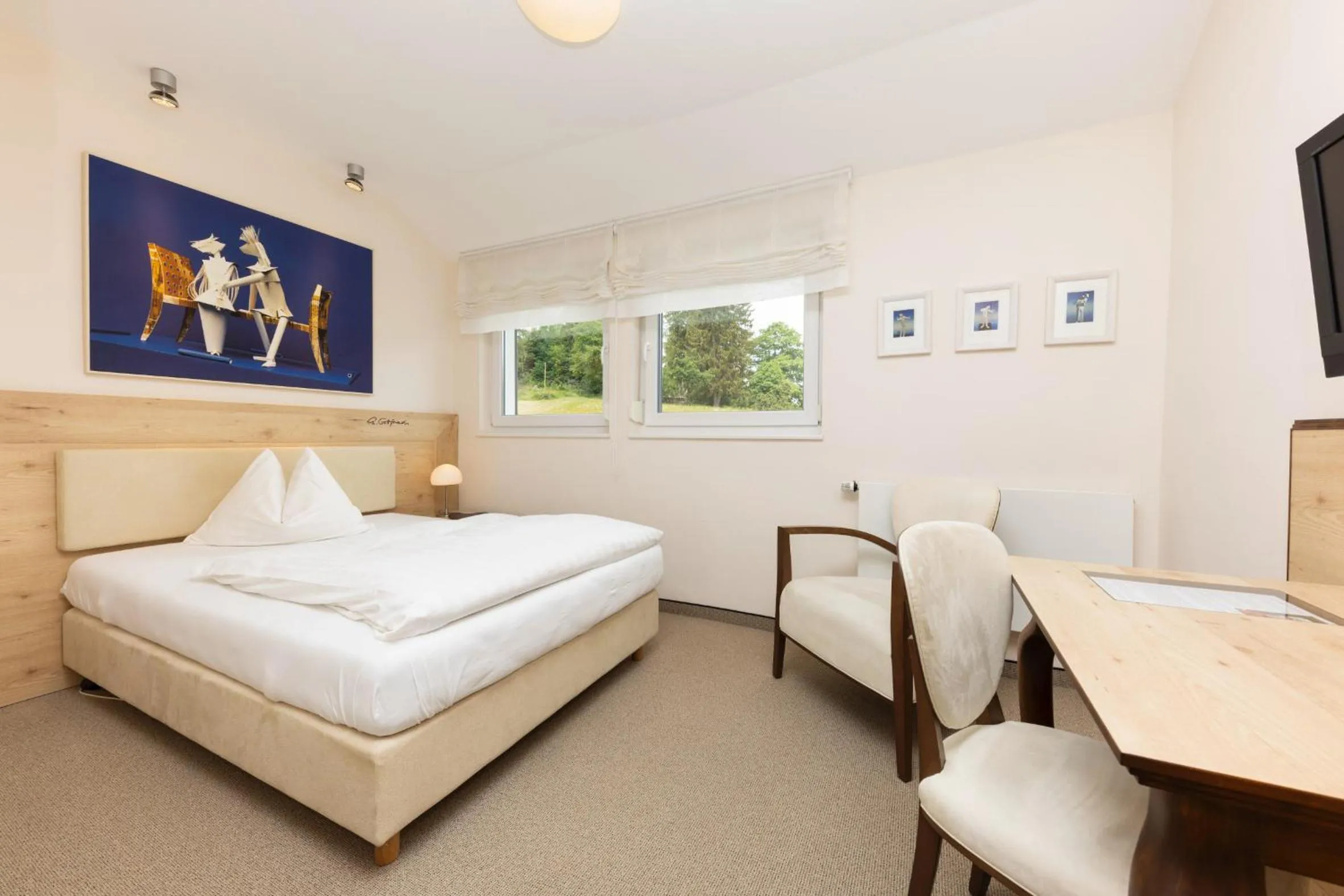 Photo of the whole room, Bed in Hotel im Auerbachtal