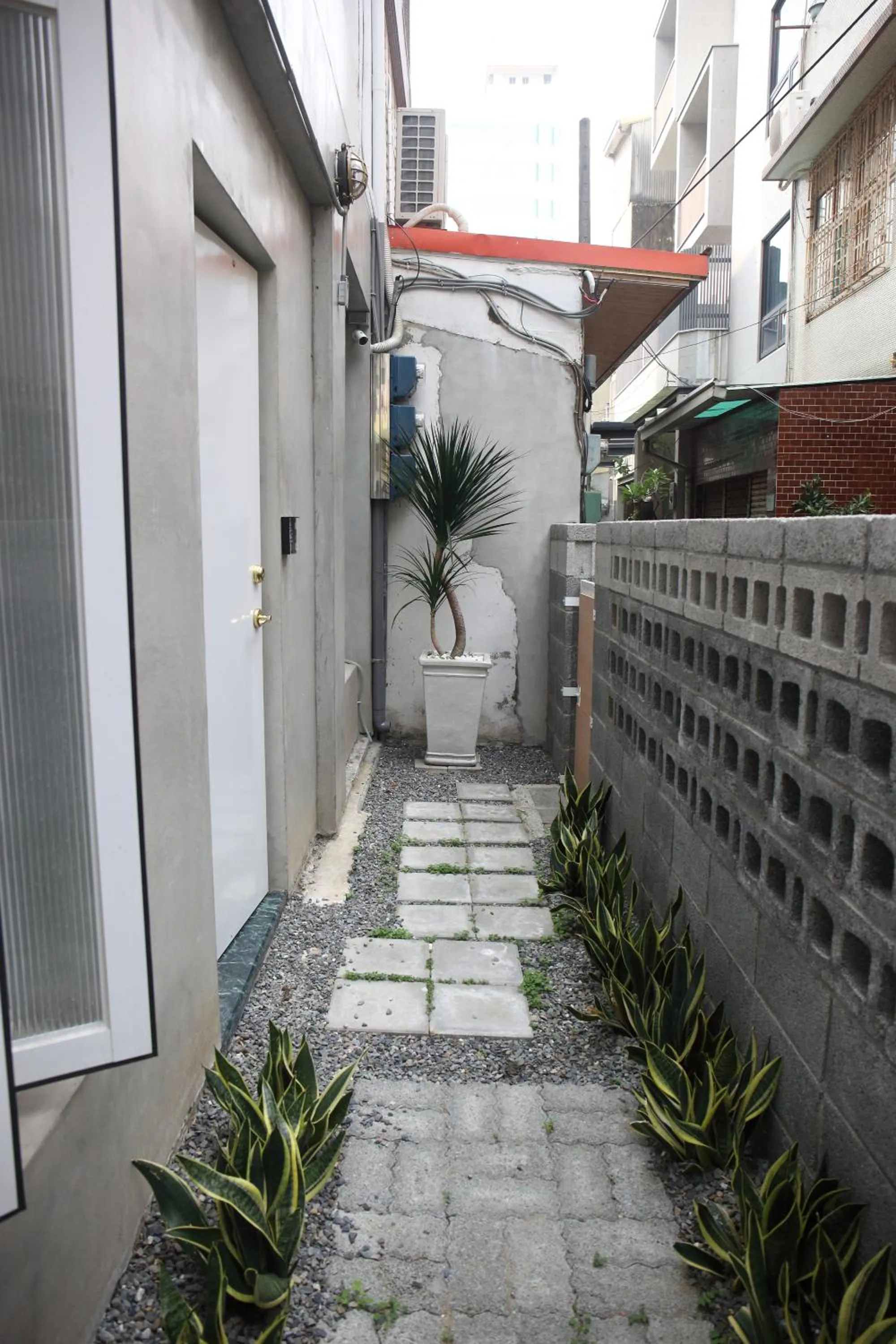 Facade/entrance in Spring Guest House