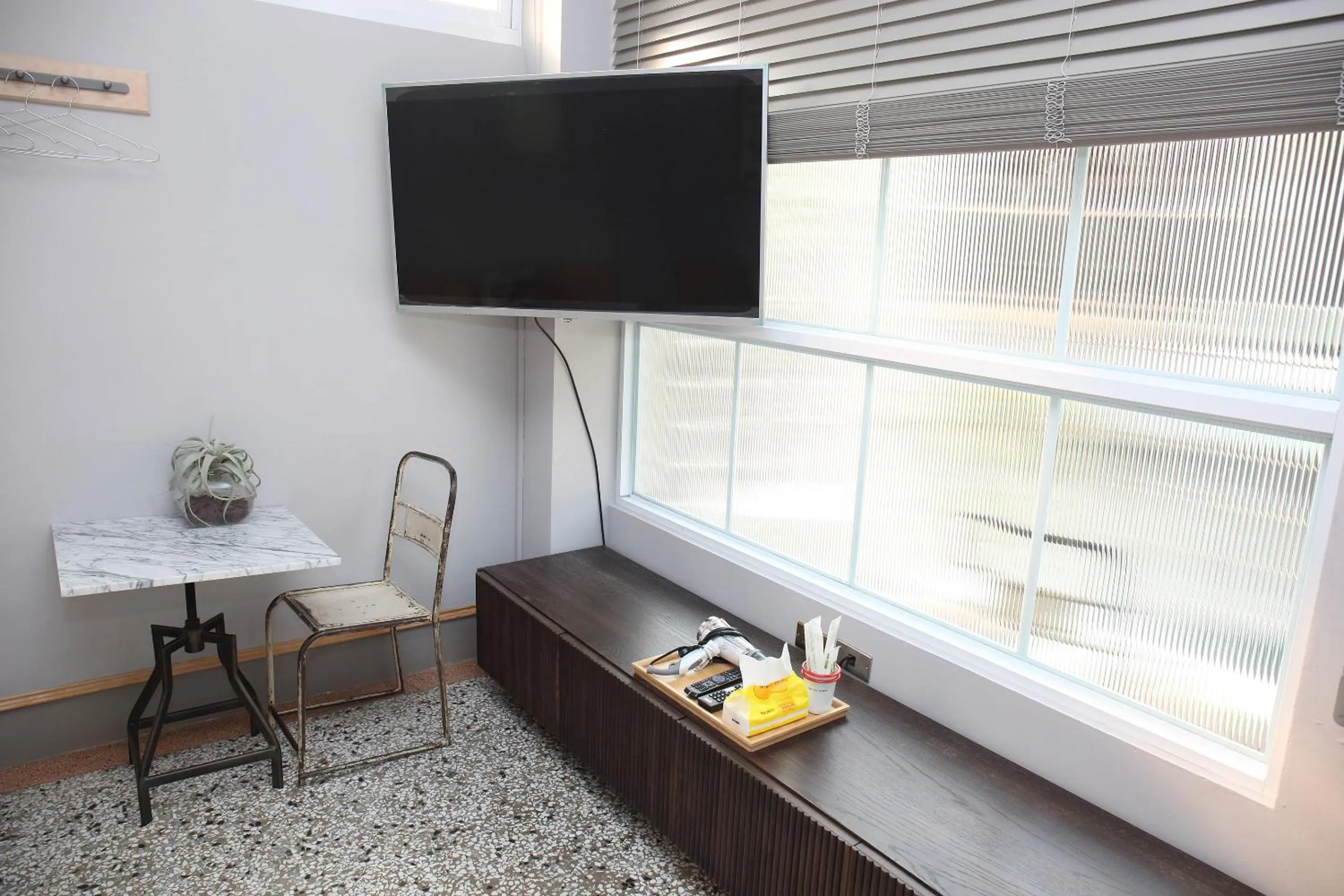 TV and multimedia in Spring Guest House