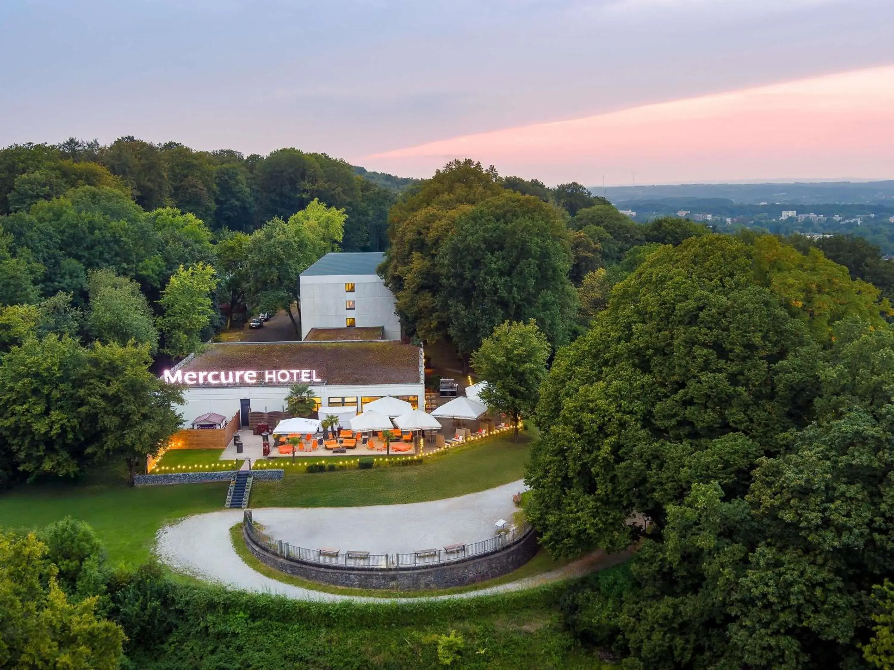 Property building in Mercure Hotel Bielefeld Johannisberg Property building in Mercure Hotel Bielefeld Johannisberg