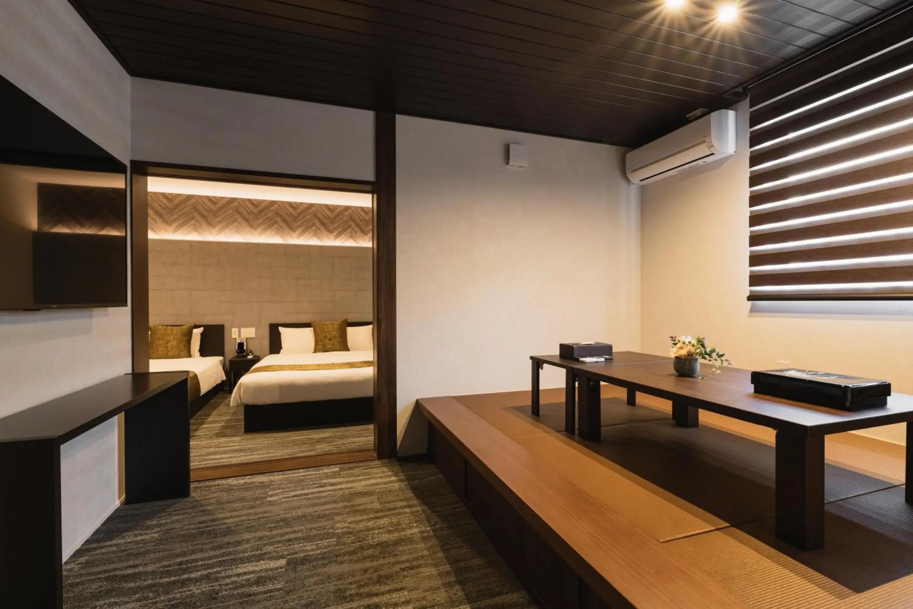 GRAND BASE Crane GRAND BASE Crane