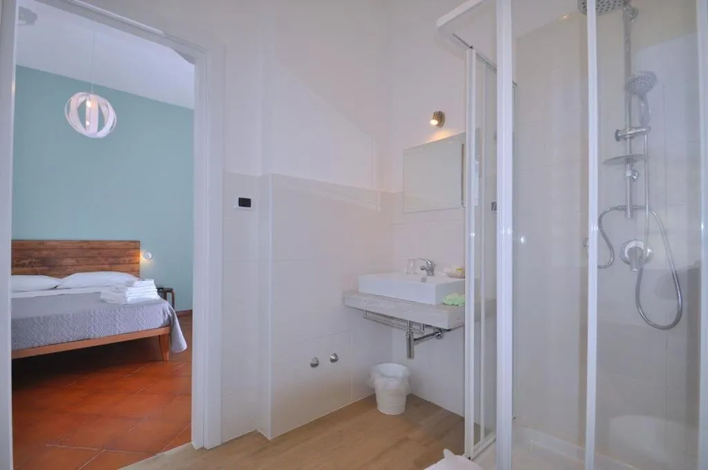 Bathroom, Bed in B&B il Faro