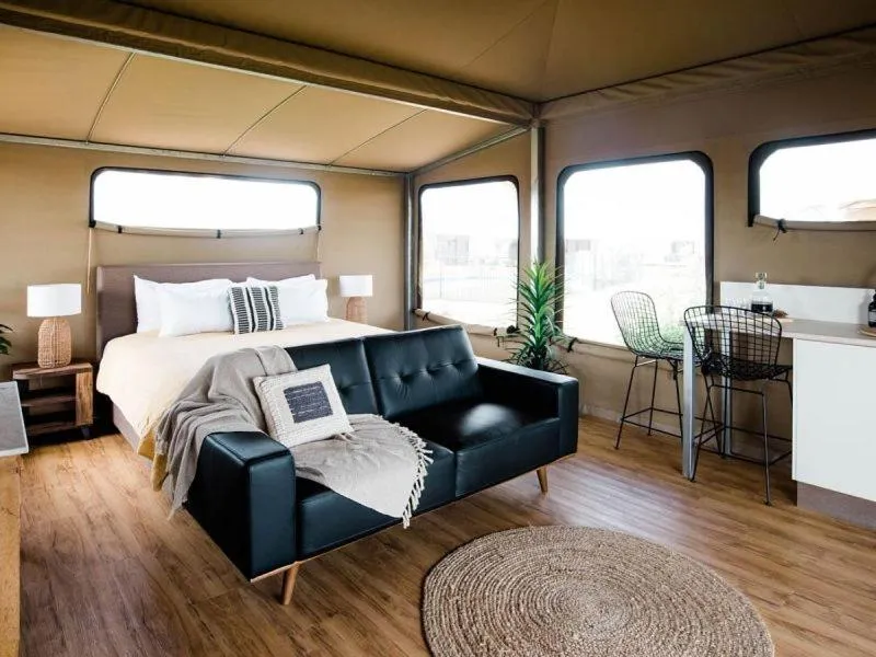 Mitchell Grass Retreat