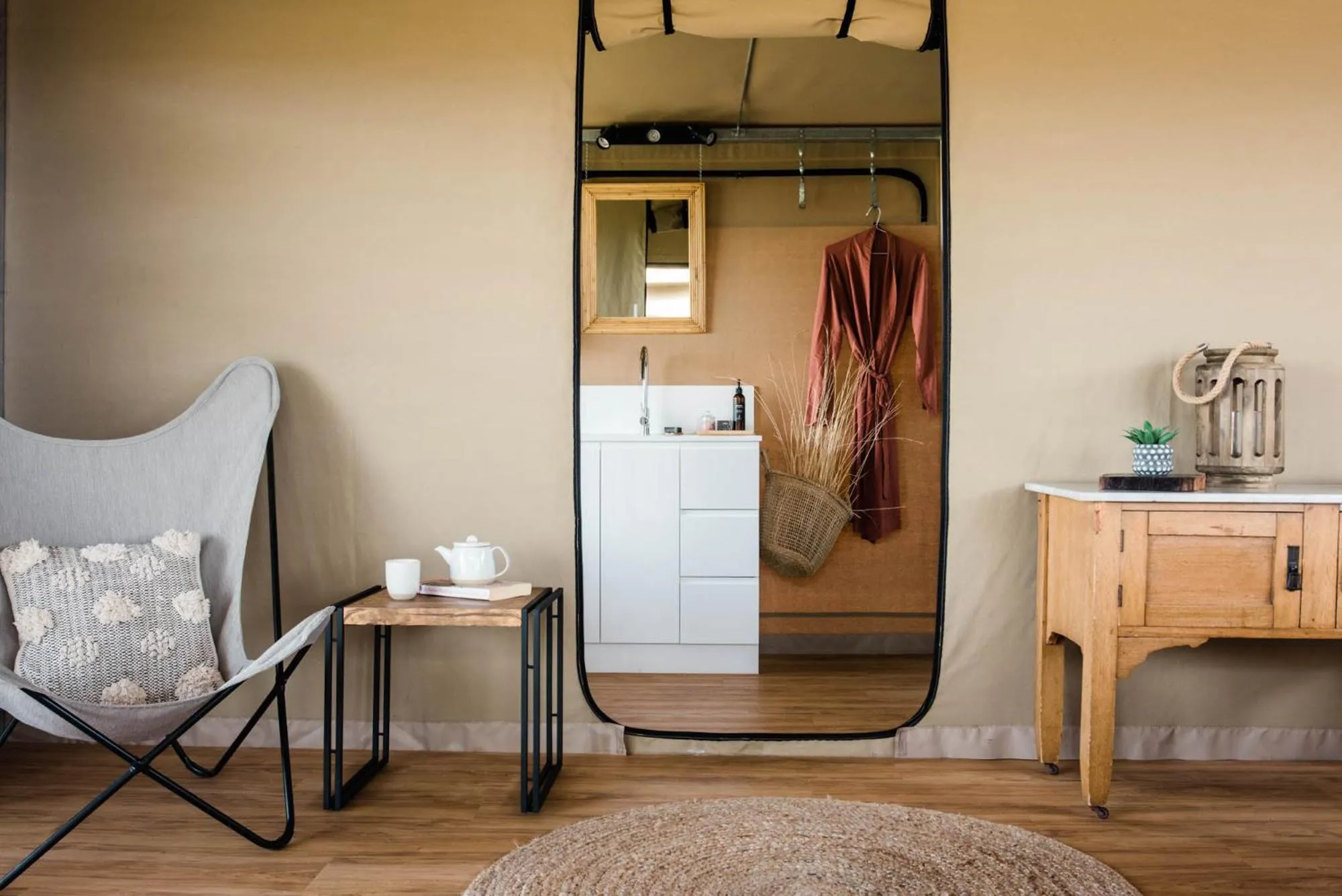 Seating area in Mitchell Grass Retreat