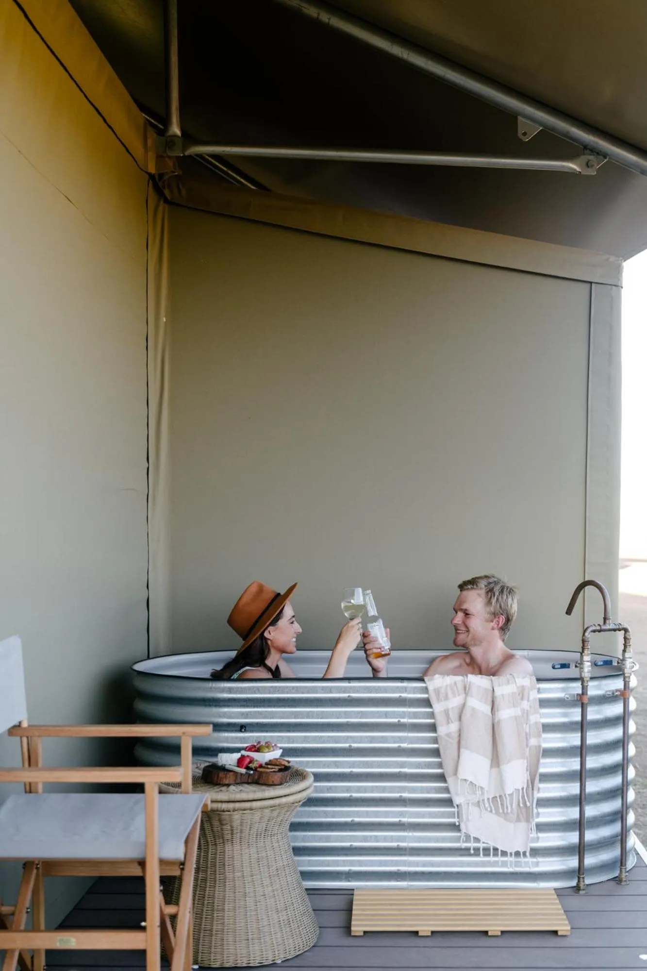 Open Air Bath in Mitchell Grass Retreat