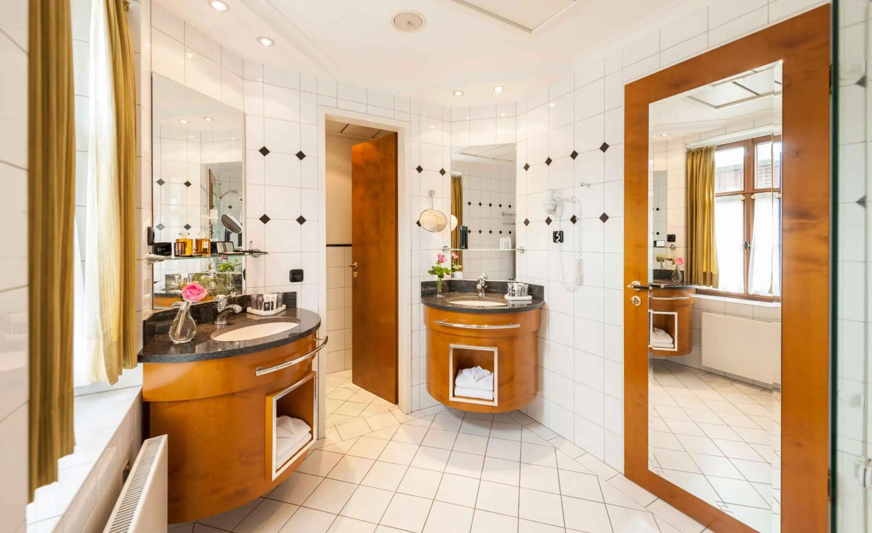 Toilet in Dorint Am Goethepark Weimar