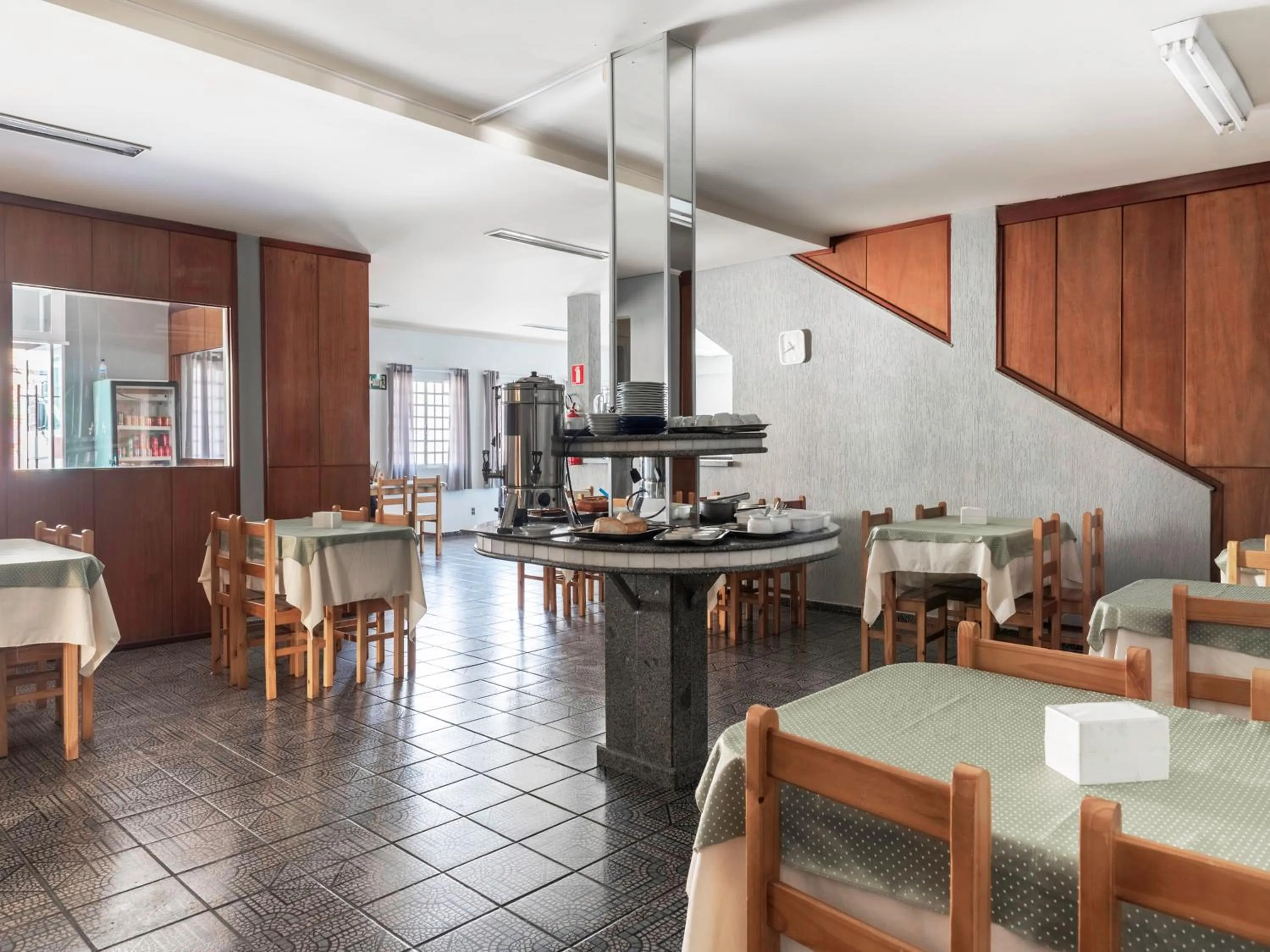 Restaurant/places to eat in Hotel dos Nobres