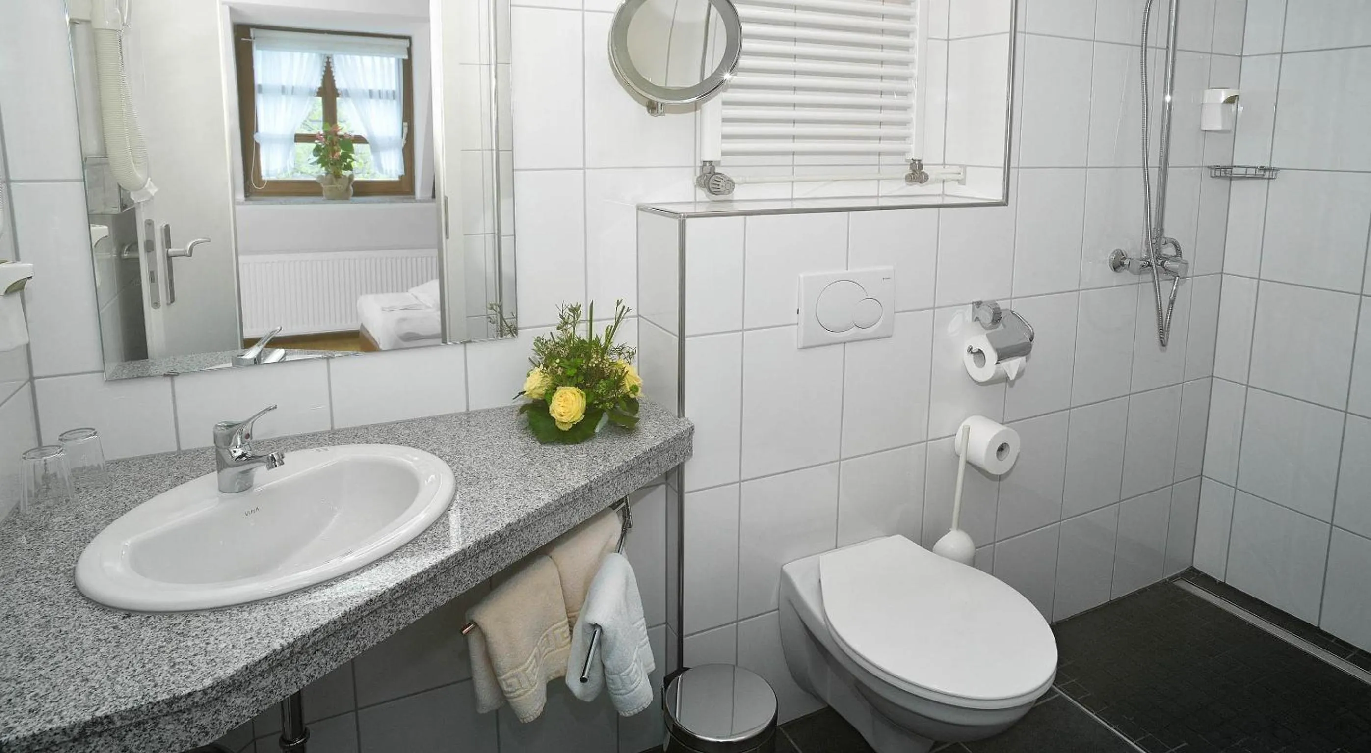 Bathroom in Burghotel Volmarstein