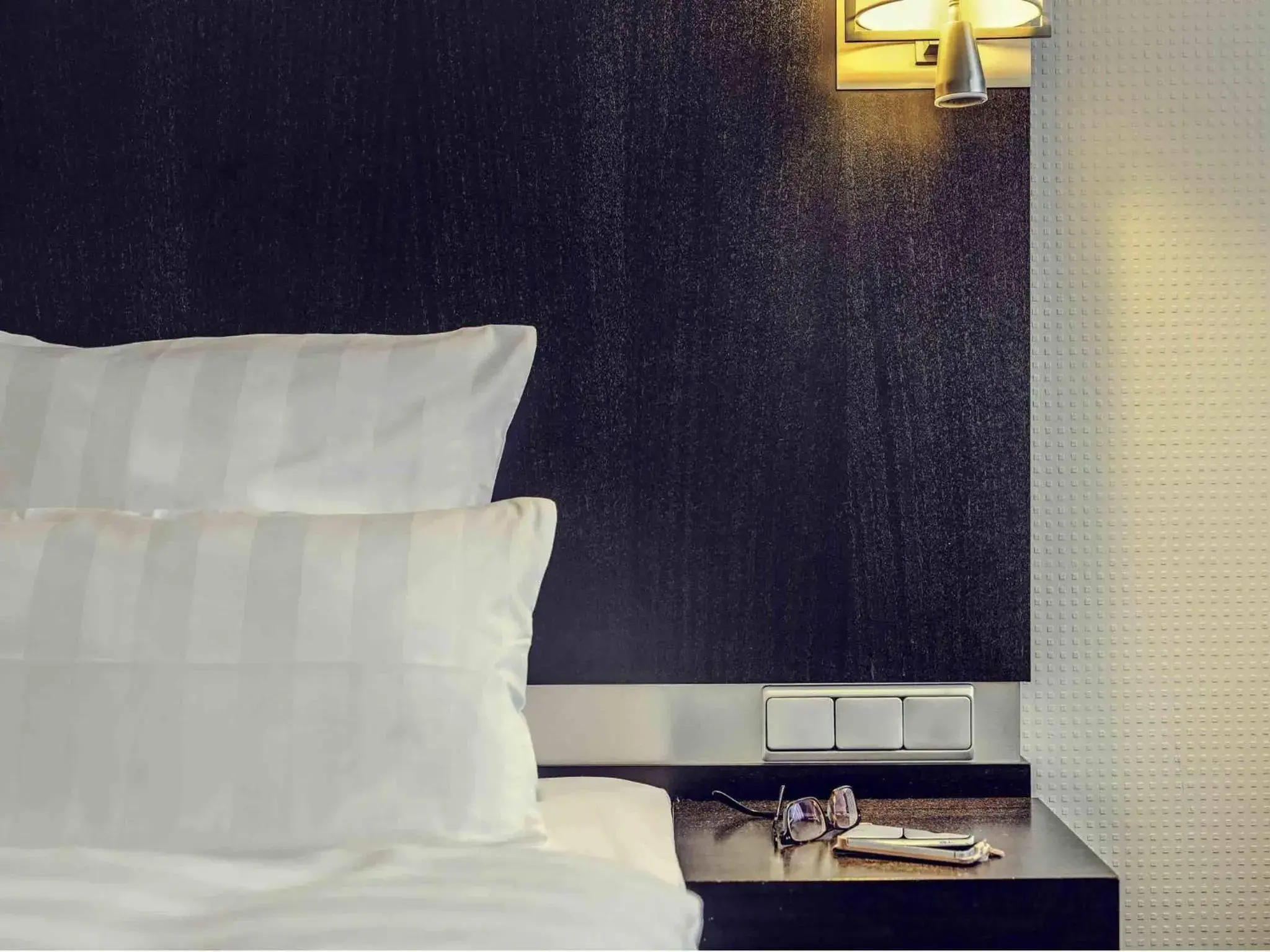 Bedroom, Bed in Mercure Hotel Potsdam City Bedroom, Bed in Mercure Hotel Potsdam City