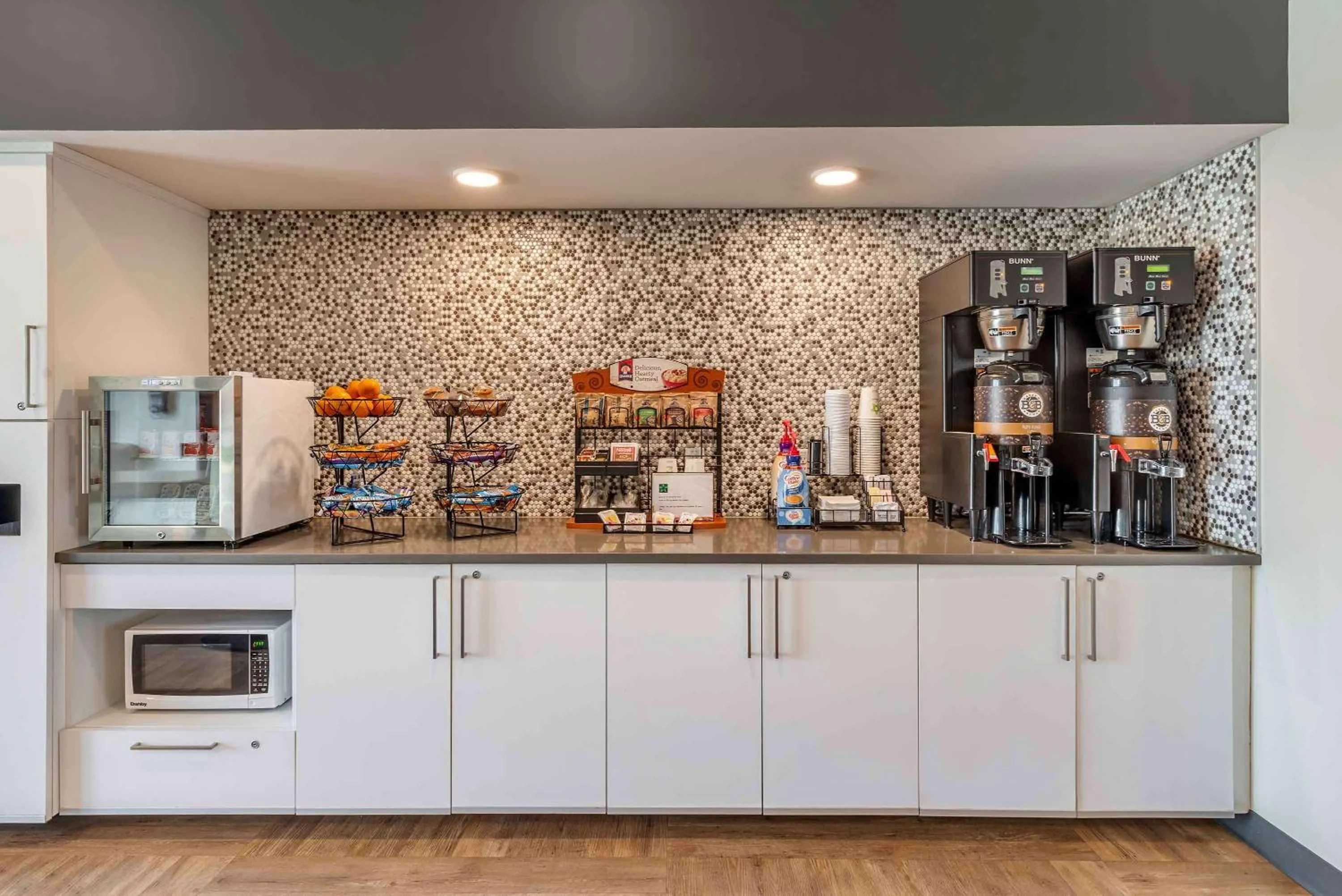 Breakfast in Extended Stay America Suites - Colonial Heights - Fort Lee