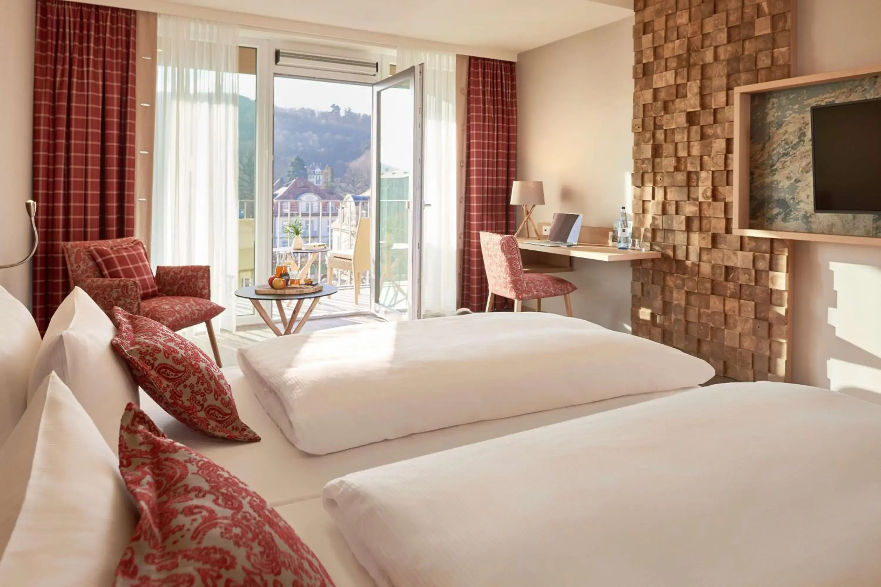 Deluxe Double Room with Balcony Park Wing - single occupancy in Dorint Resort & Spa Bad Brückenau Deluxe Double Room with Balcony Park Wing - single occupancy in Dorint Resort & Spa Bad Brückenau
